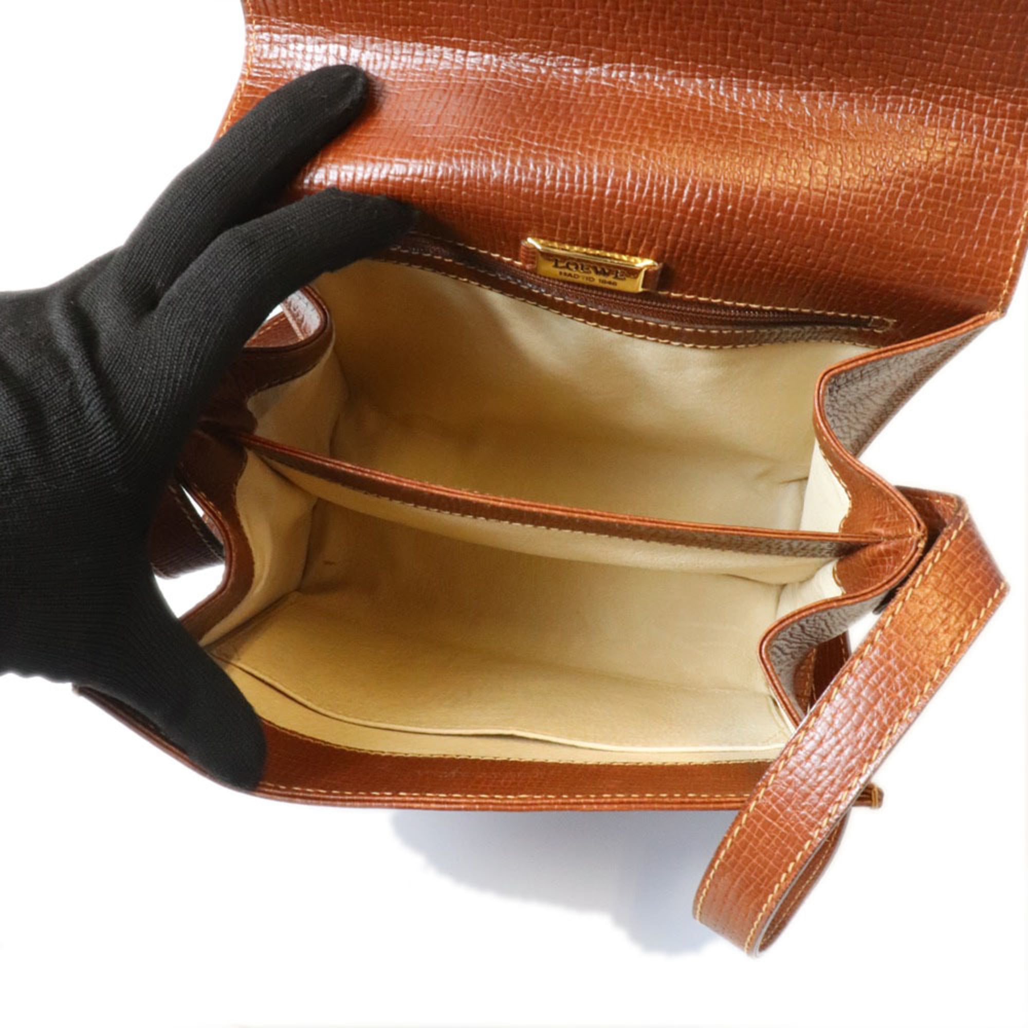 Loewe Brown Leather Shoulder Bag (Pre-Owned)