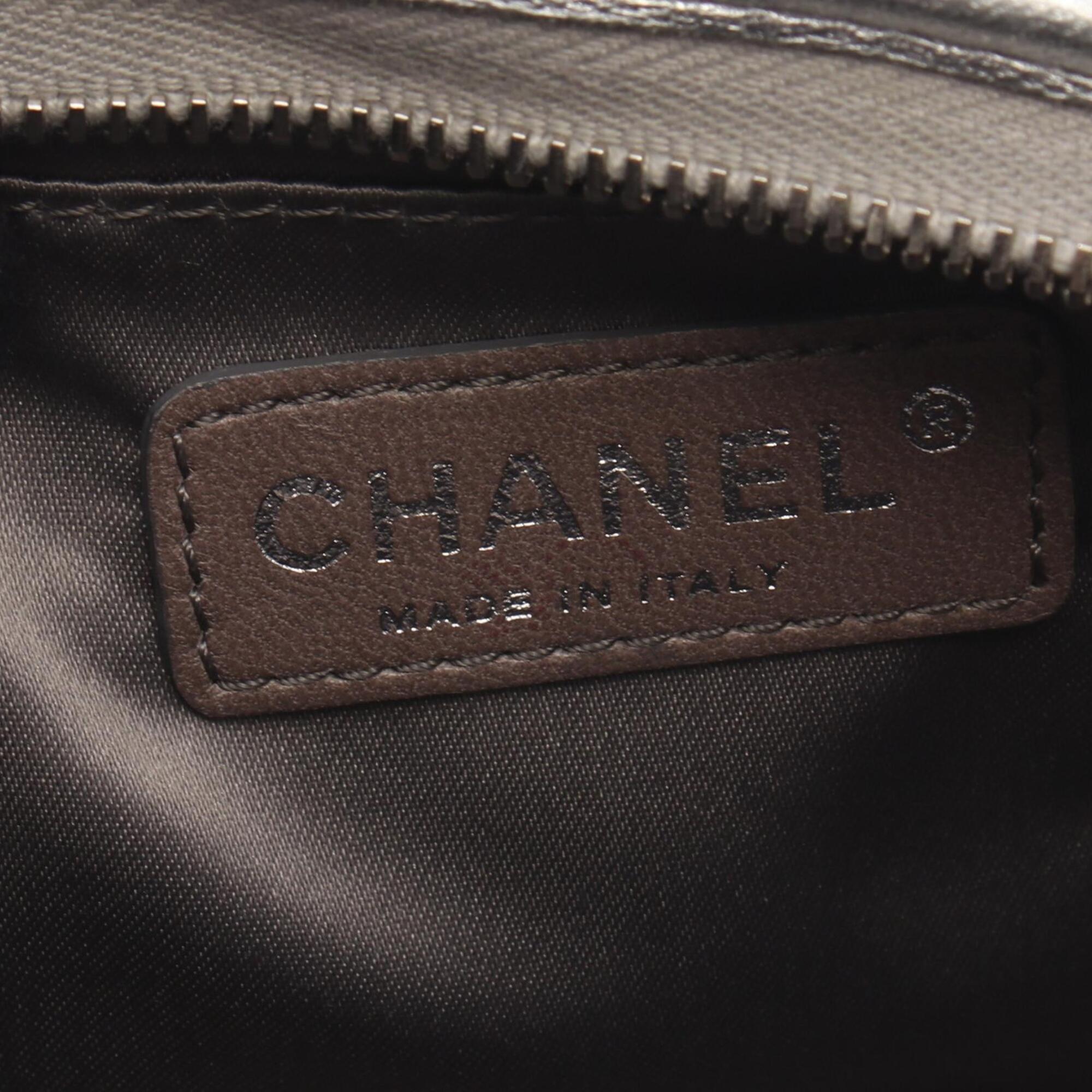 Chanel Silver Vinyl Leather Handbag (Pre-Owned)