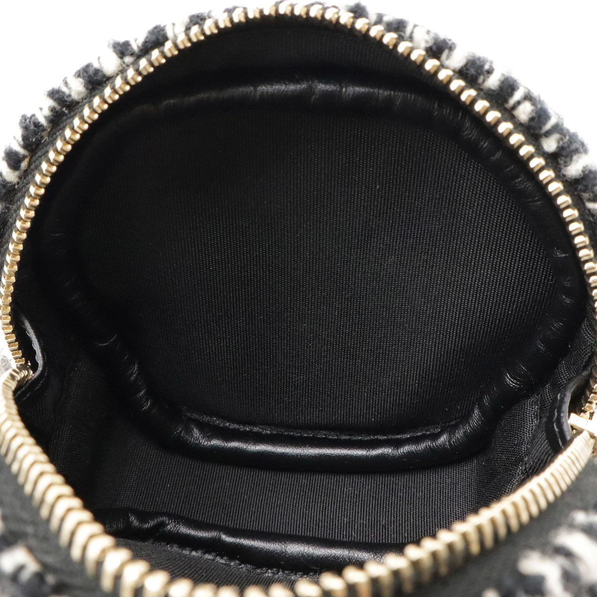 Chanel Black Ivory Tweed Pochette Pouch (Pre-Owned)