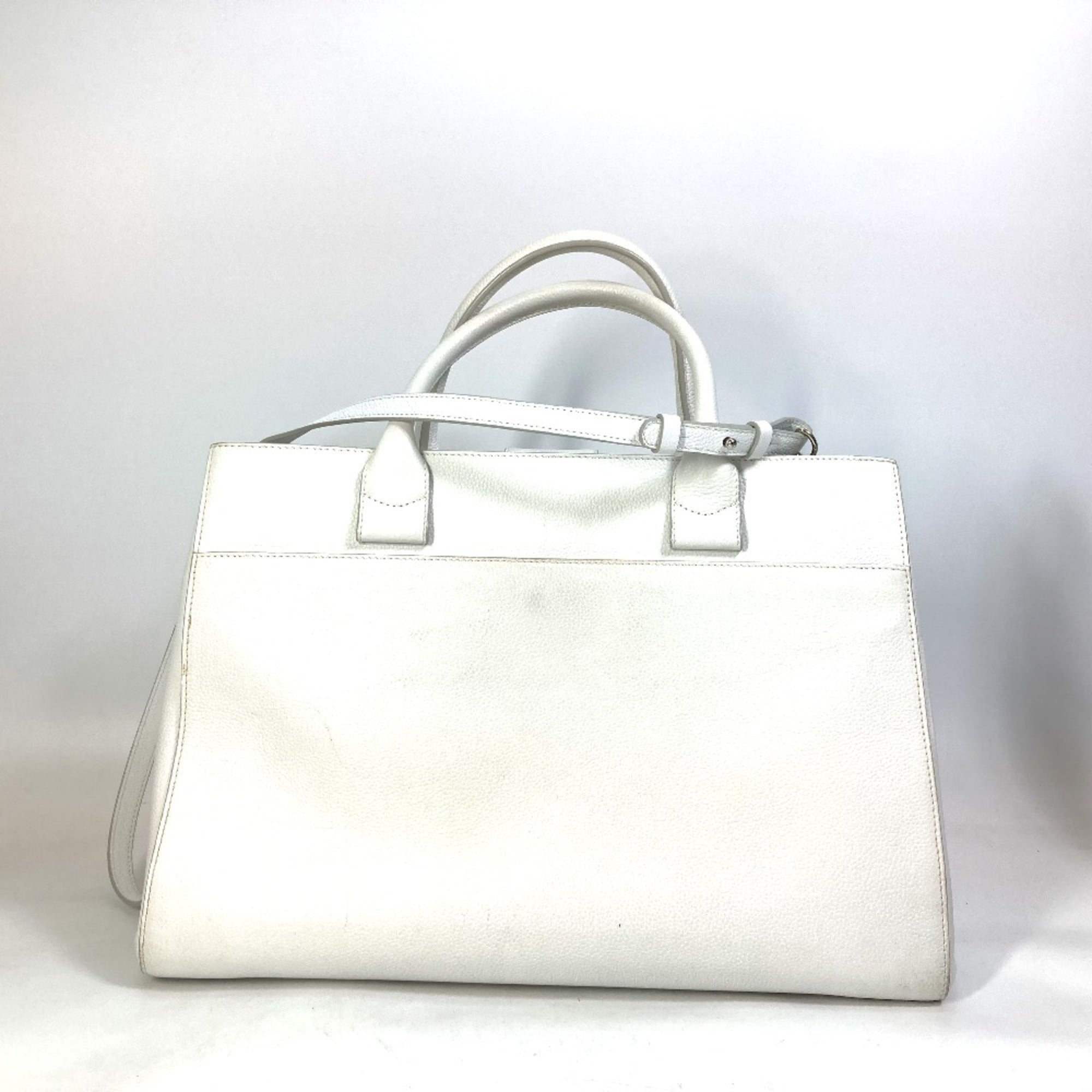 Chanel White Leather Handbag (Pre-Owned)