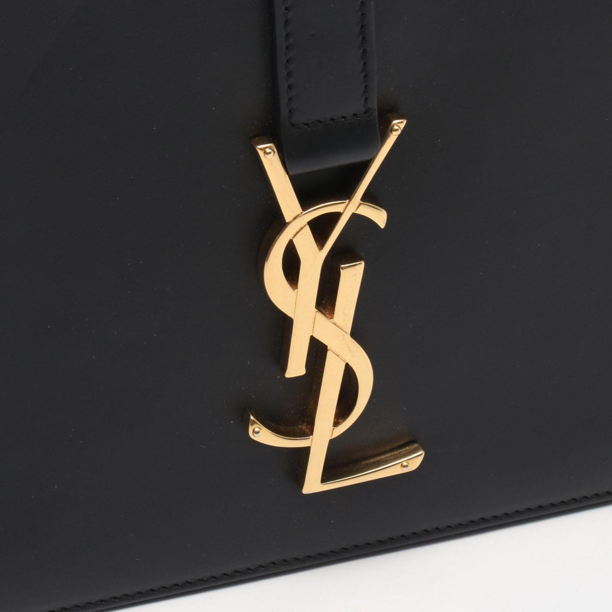 Yves Saint Laurent Black Leather Shoulder Bag (Pre-Owned)