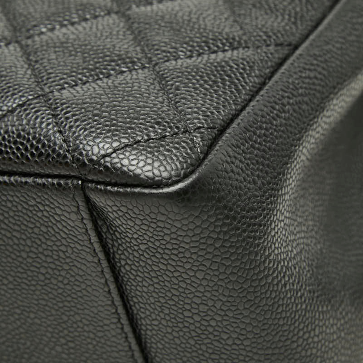 Chanel Black Grained Calfskin Shoulder Bag (Pre-Owned)