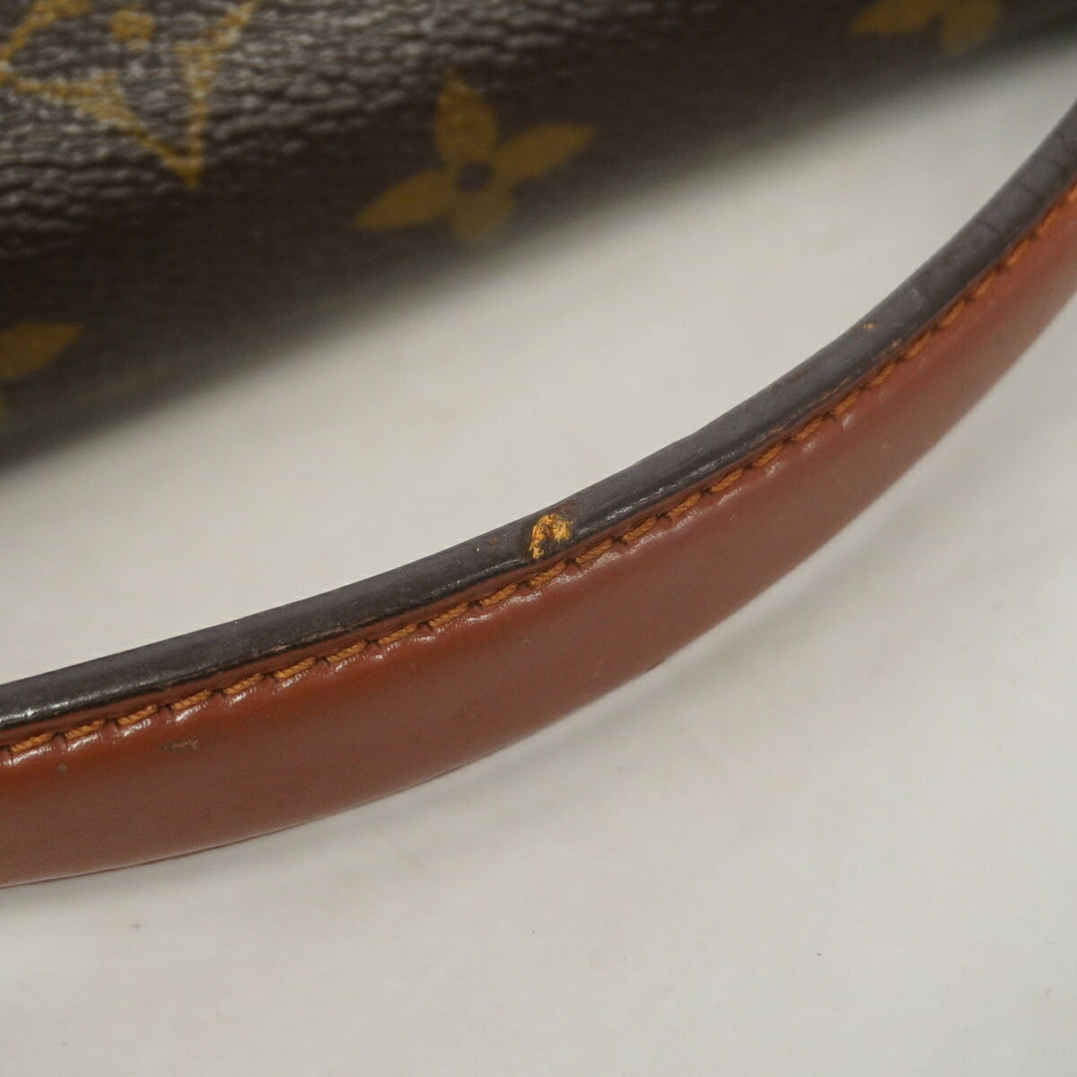 Louis Vuitton Brown Handbag (Pre-Owned)