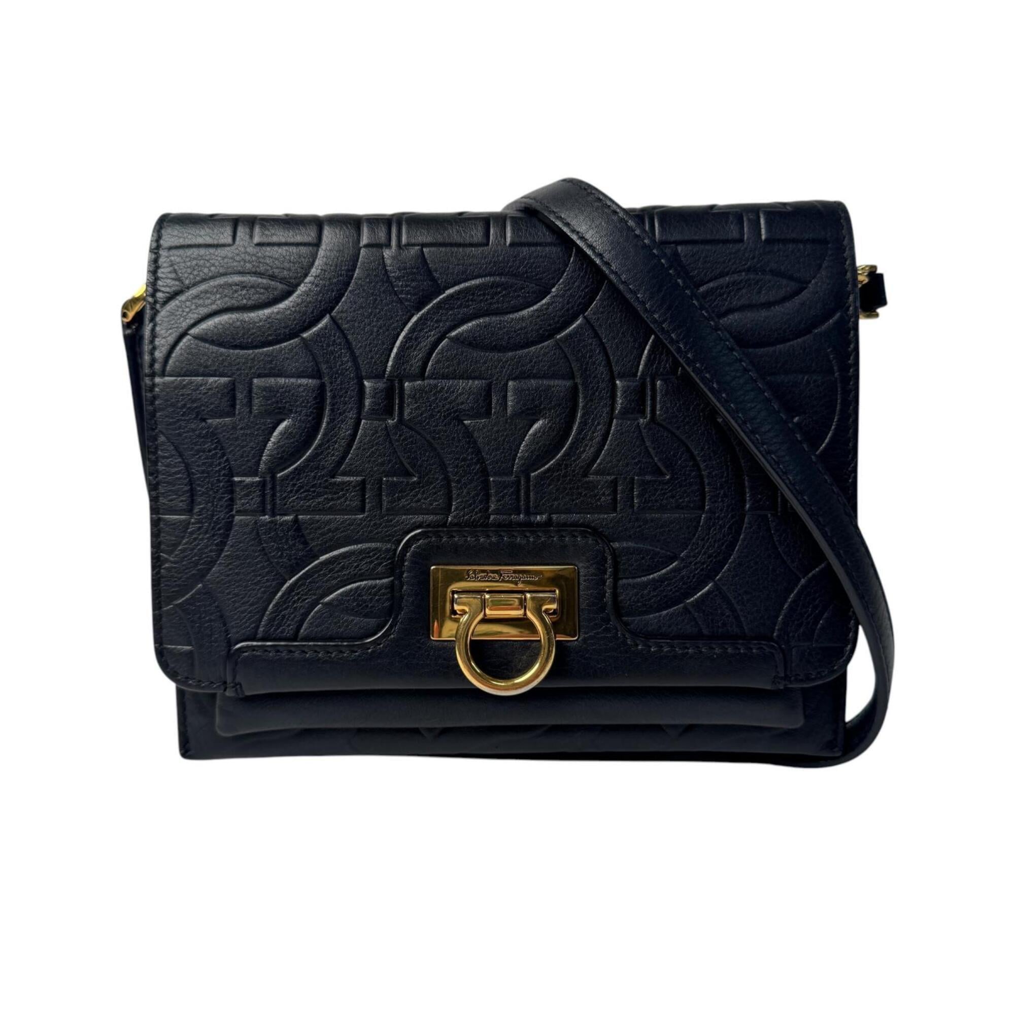 Salvatore Ferragamo Black Leather Shoulder Bag (Pre-Owned)
