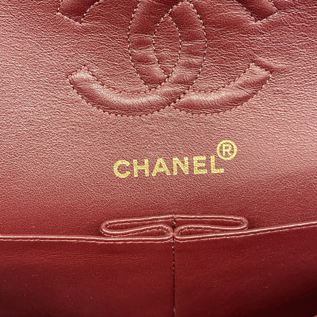 Chanel Black Leather Shoulder Bag (Pre-Owned)