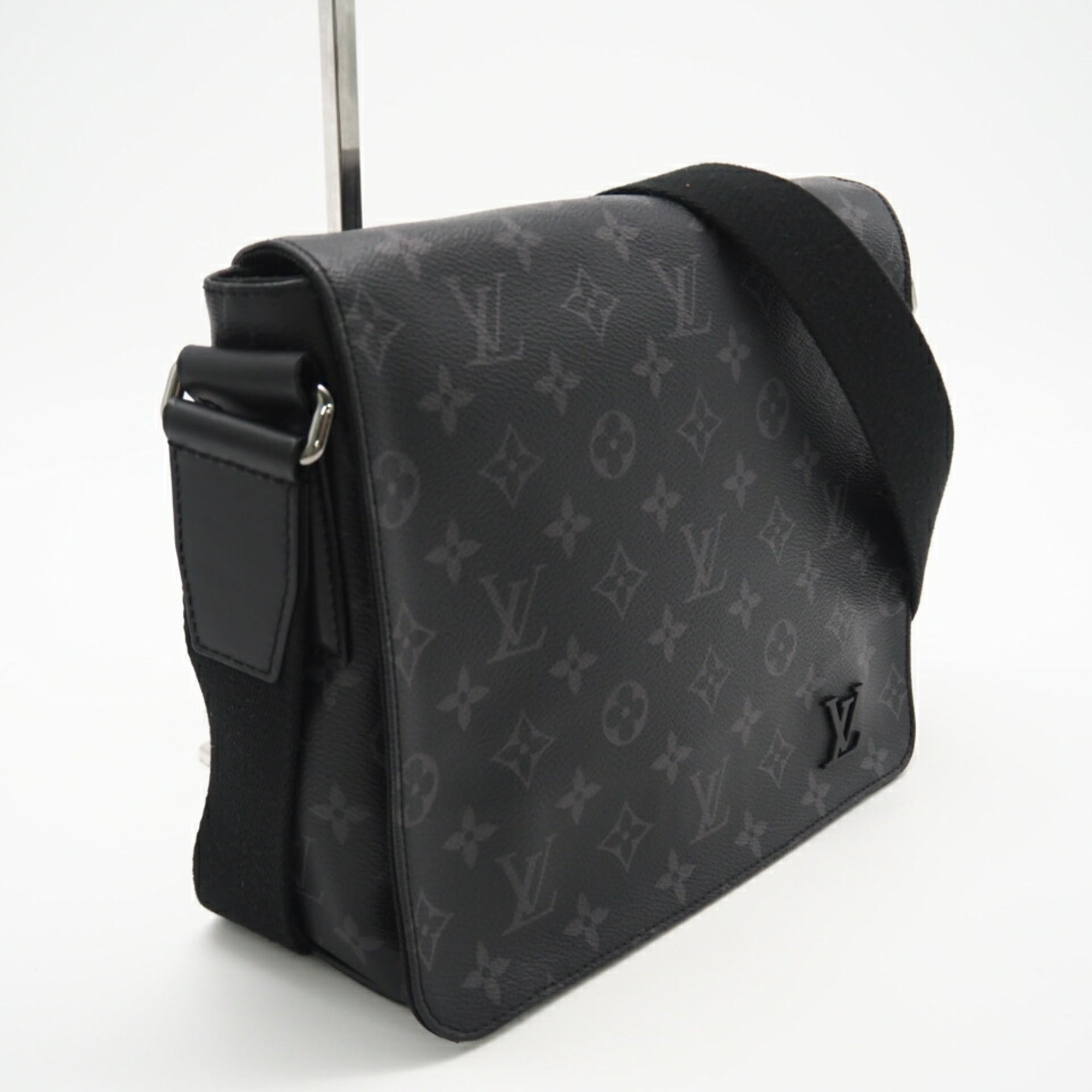 Louis Vuitton Gray Coated Canvas Shoulder Bag (Pre-Owned)