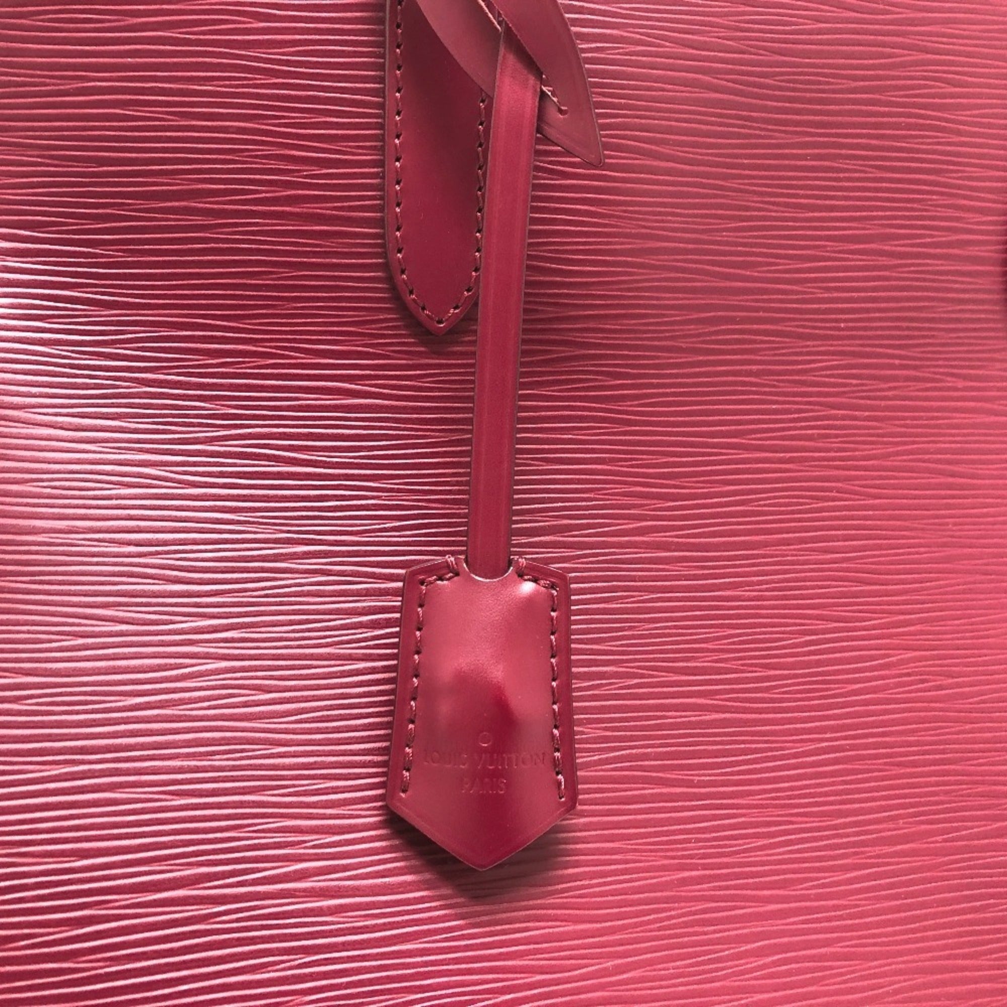 Louis Vuitton Epi Fuchsia Epi Leather Handbag (Pre-Owned)