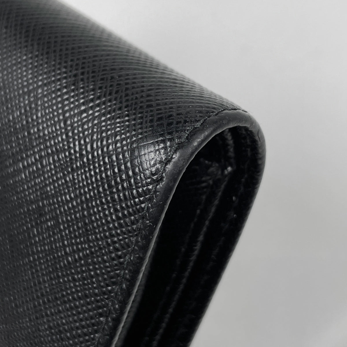 Prada Black Leather Wallet (Bi-Fold) (Pre-Owned)