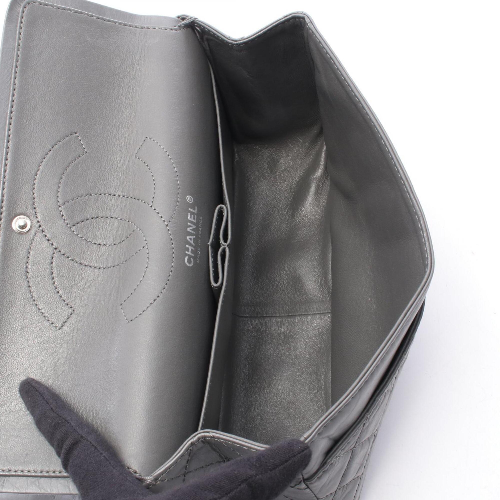 Chanel Gray Leather Handbag Shoulder Bag (Pre-Owned)
