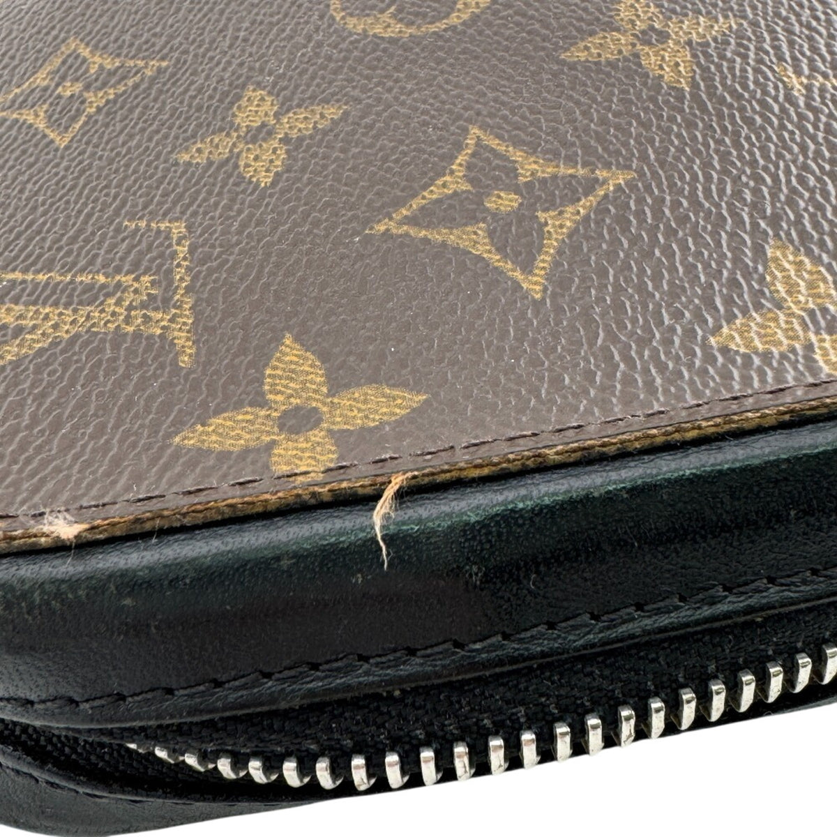 Louis Vuitton Brown Leather Clutch Bag (Pre-Owned)