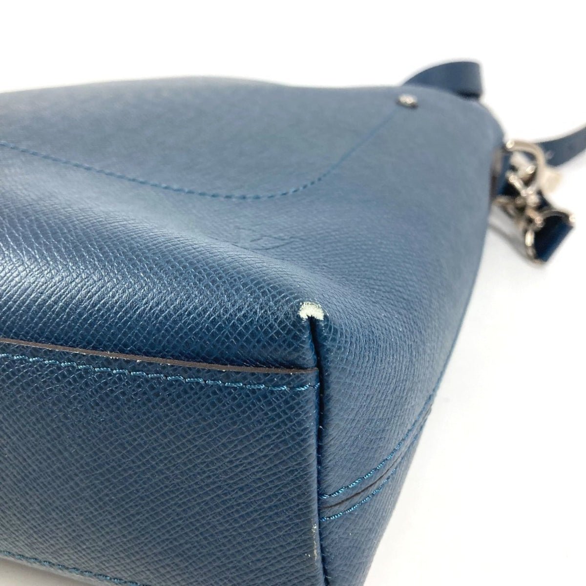 Louis Vuitton Blue Ocean Taiga Leather Leather Shoulder Bag Tote Bag (Pre-Owned)