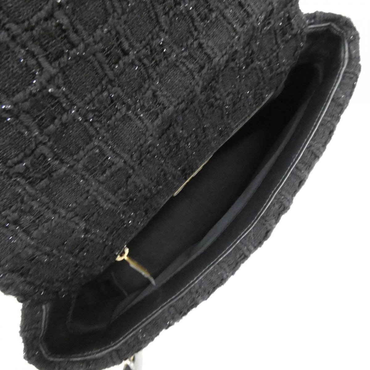 Chanel Black Tweed Shoulder Bag (Pre-Owned)