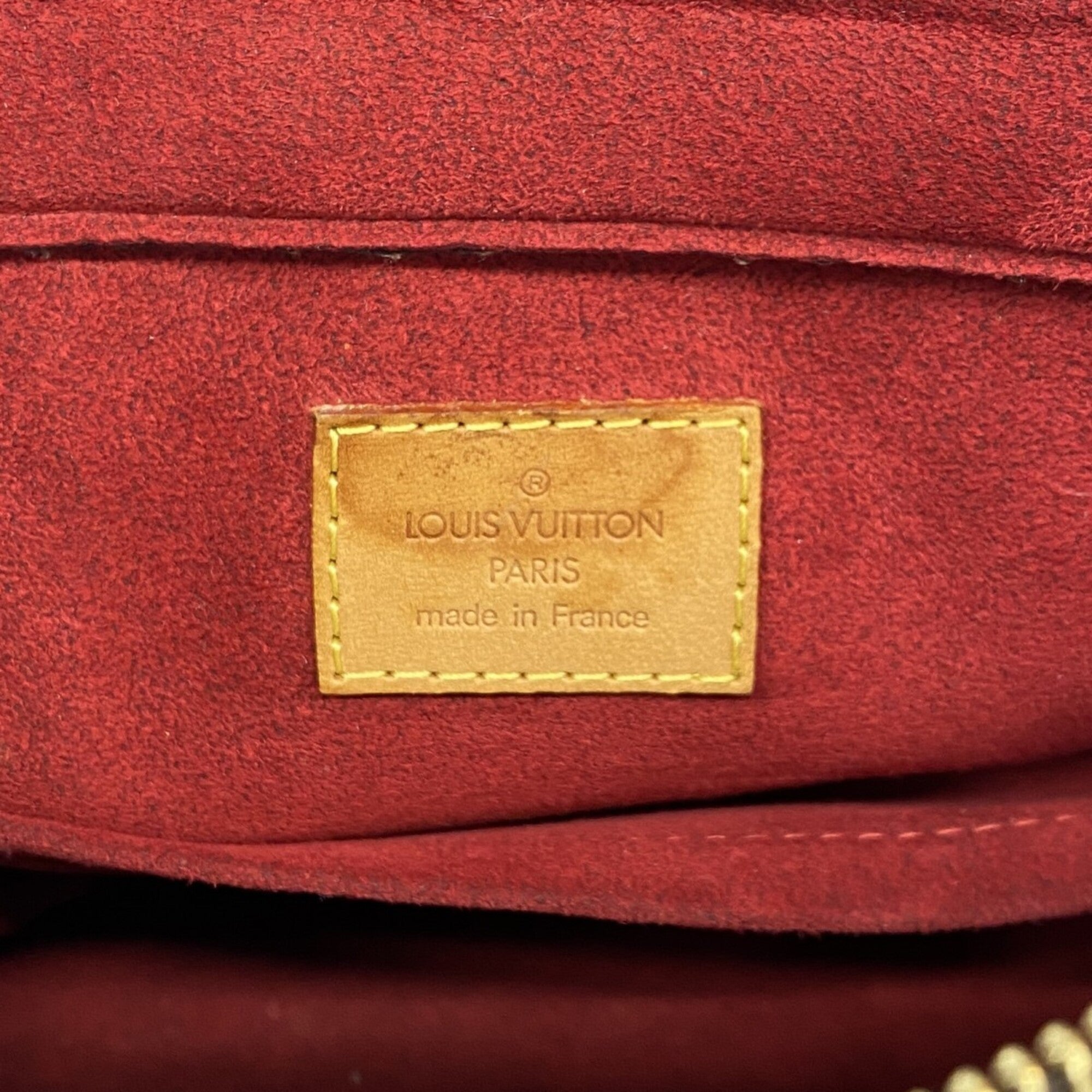 Louis Vuitton Brown Shoulder Bag (Pre-Owned)