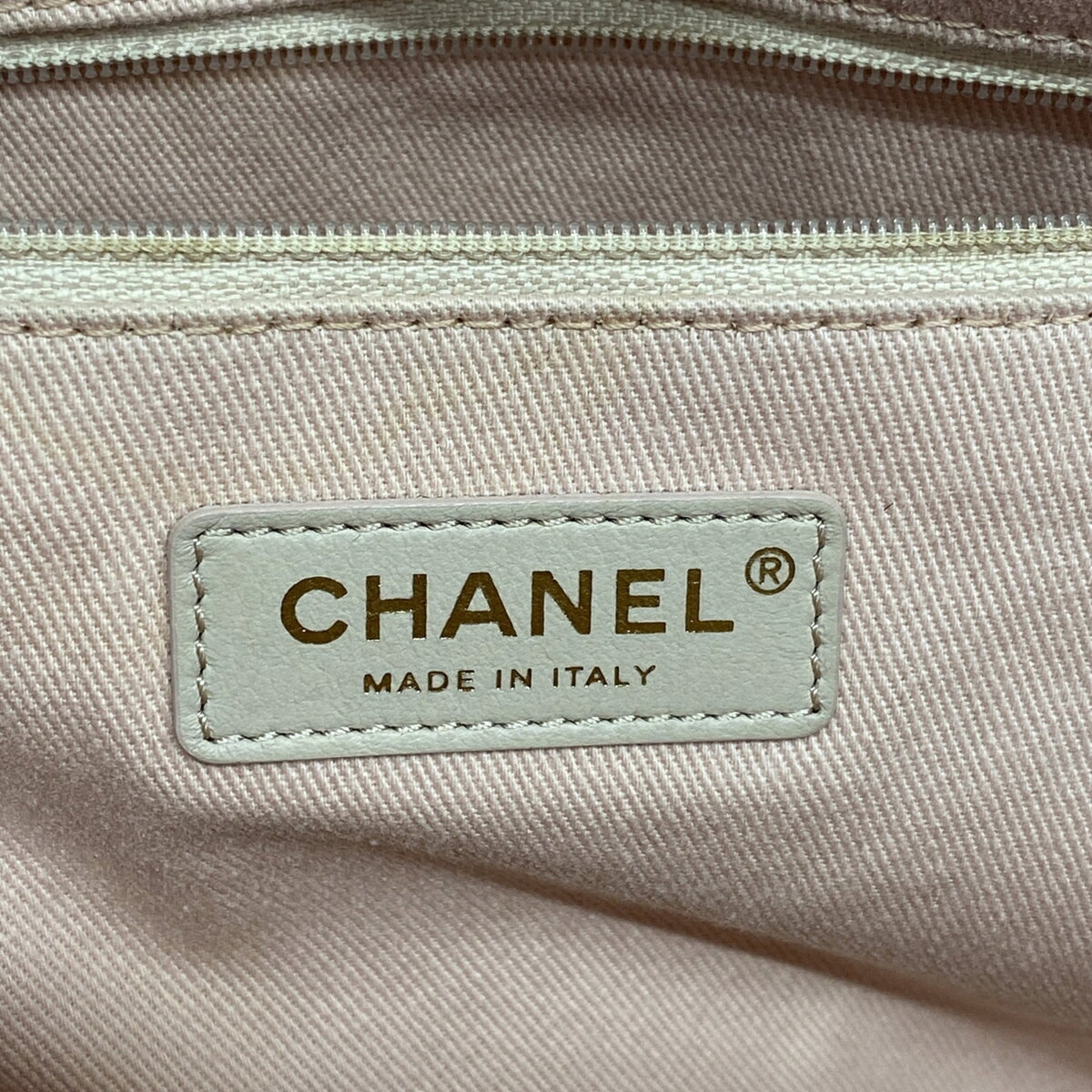 Chanel Pink Canvas Tote Bag (Pre-Owned)