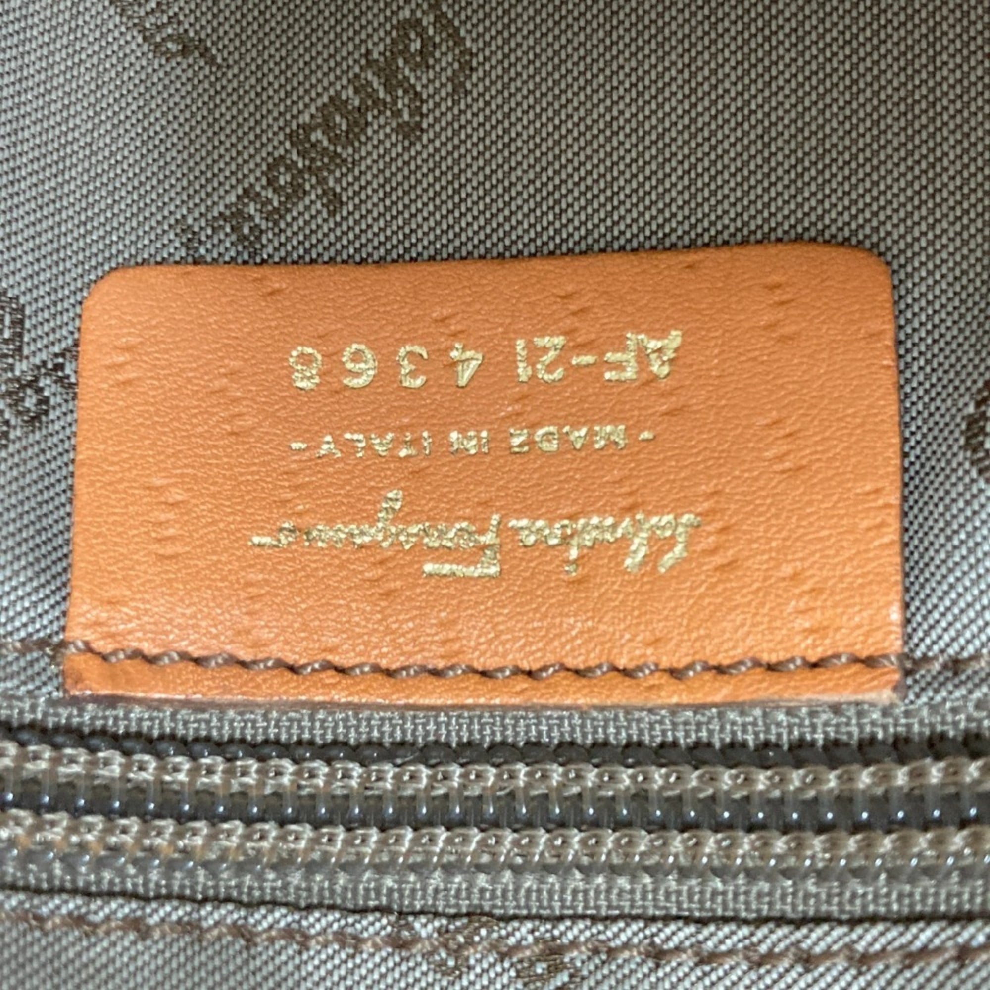 Salvatore Ferragamo Gancini Orange Leather Shoulder Bag (Pre-Owned)