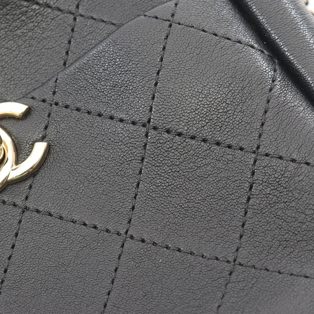 Chanel Black Leather Handbag Shoulder Bag (Pre-Owned)