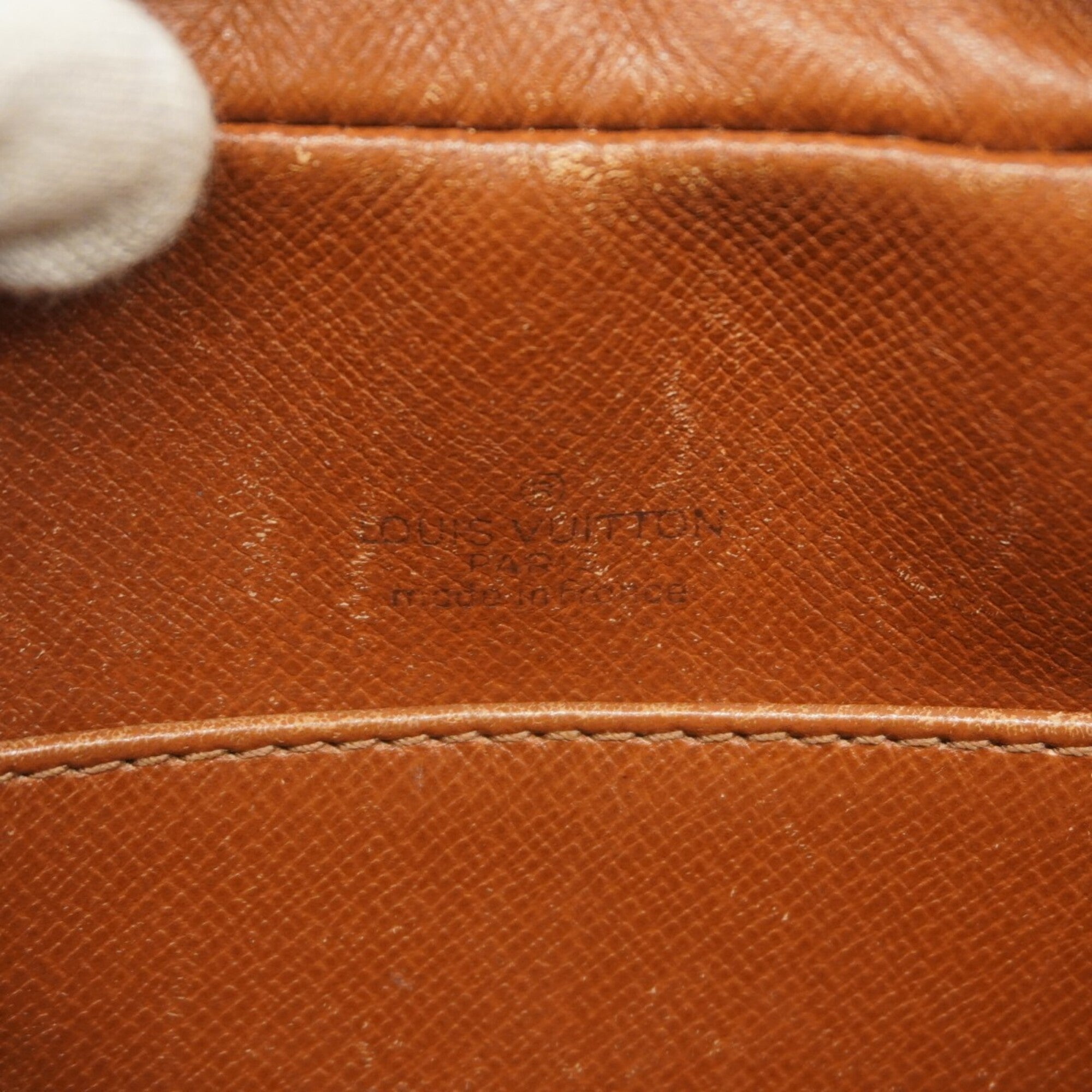 Louis Vuitton Brown Clutch Bag (Pre-Owned)