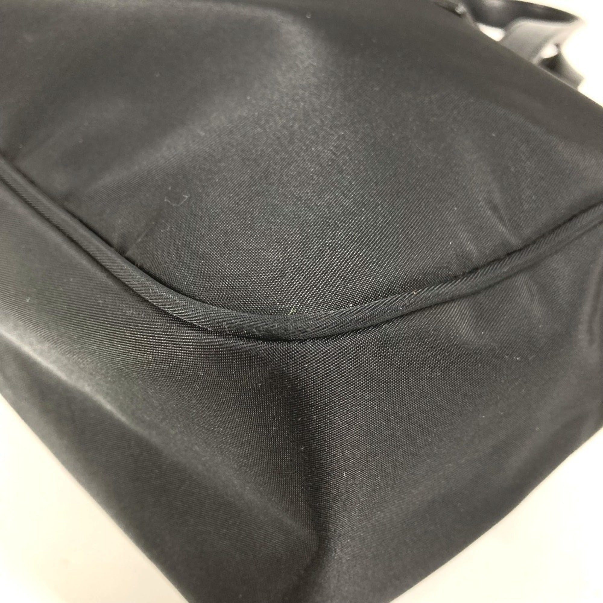 Fendi Black Nylon Handbag (Pre-Owned)