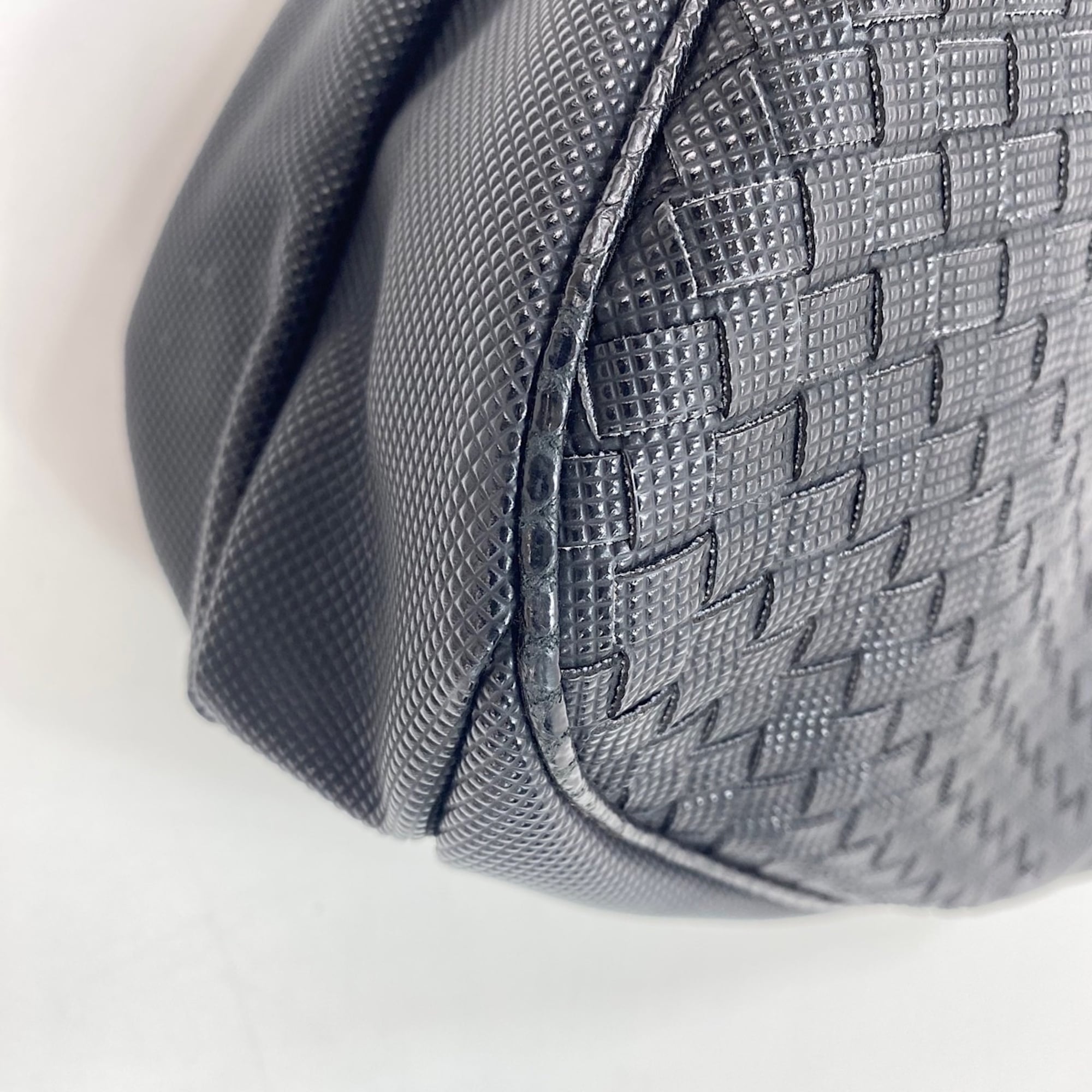 Bottega Veneta Intrecciato Black Intrecciato Handbag (Pre-Owned)