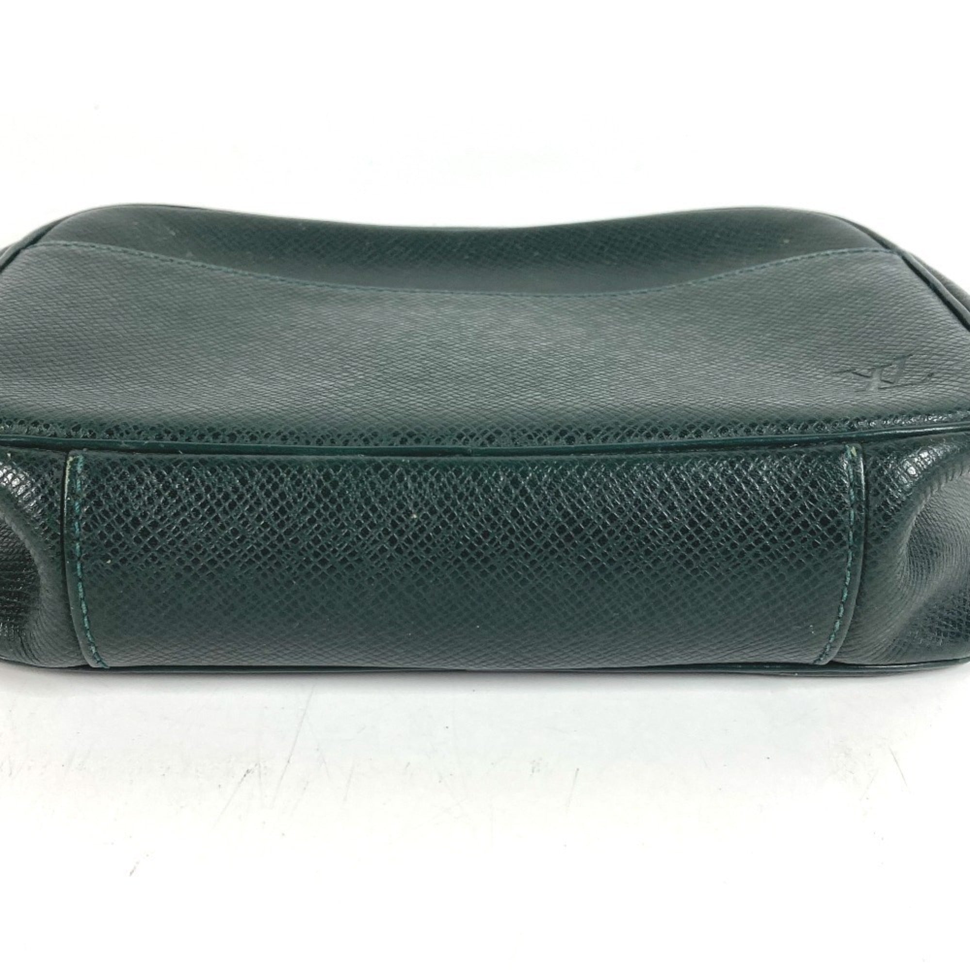 Louis Vuitton Taiga Episea Green Taiga Leather Clutch Bag Pouch (Pre-Owned)