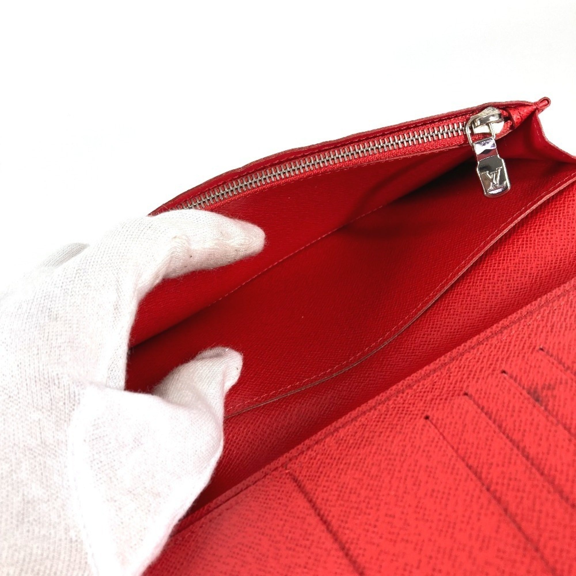 Louis Vuitton Epi Red Color Epi Leather Long Wallet (Bi-Fold) (Pre-Owned)