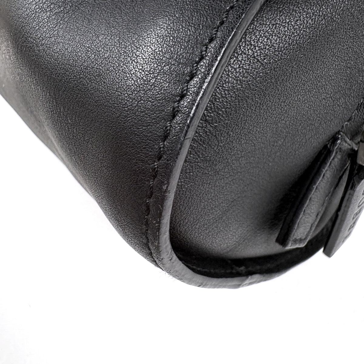 Loewe Black Leather Handbag (Pre-Owned)
