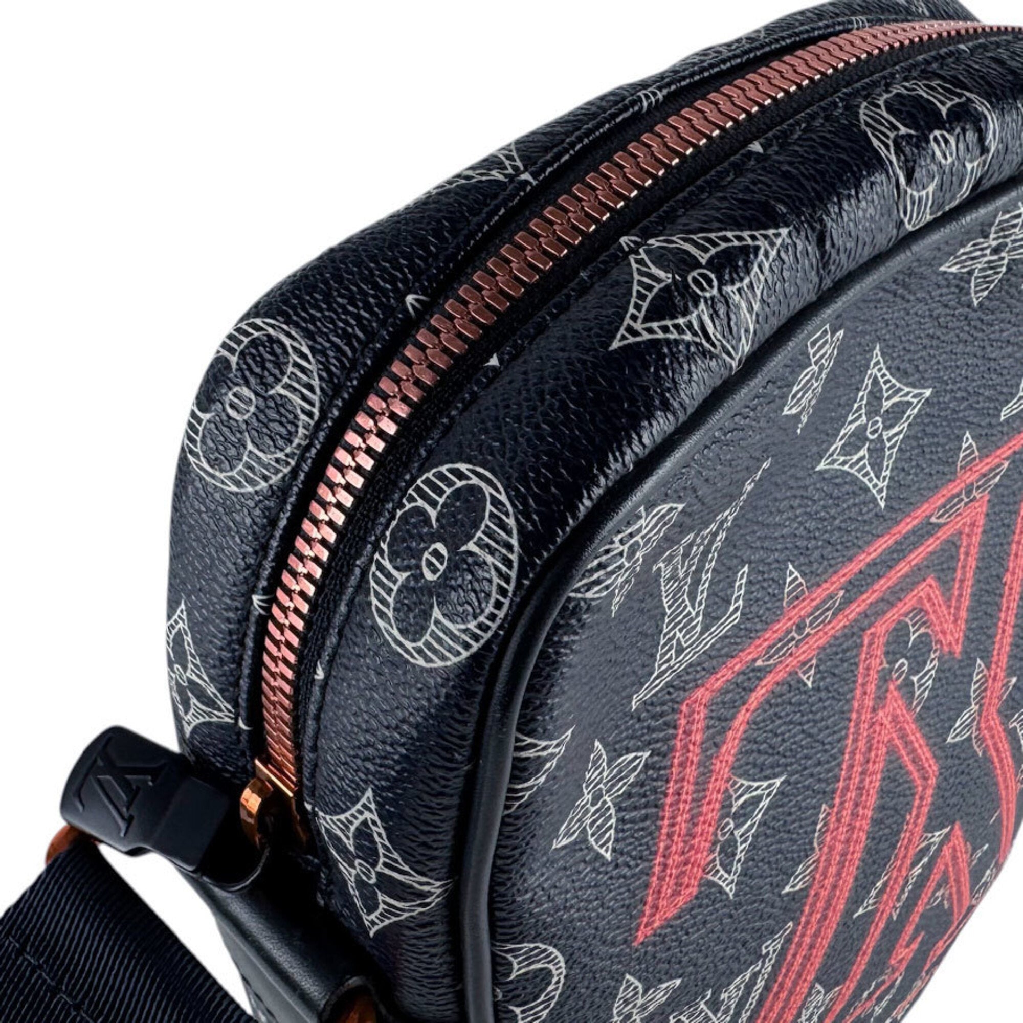 Louis Vuitton Navy Shoulder Bag (Pre-Owned)