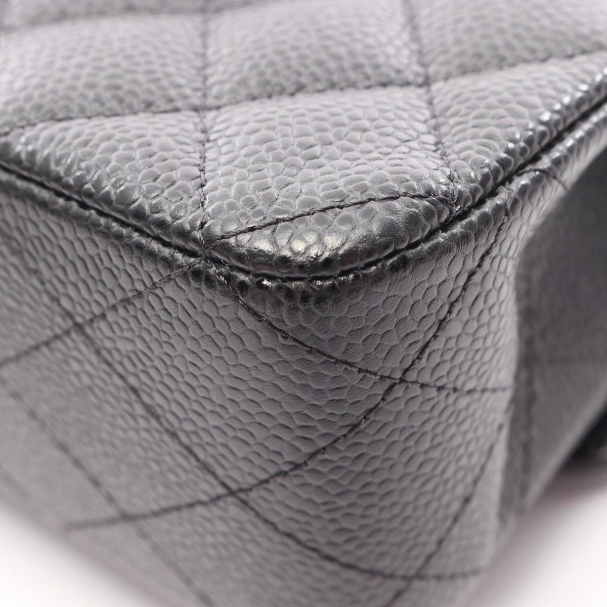 Chanel Black Grained Calfskin Handbag Shoulder Bag (Pre-Owned)