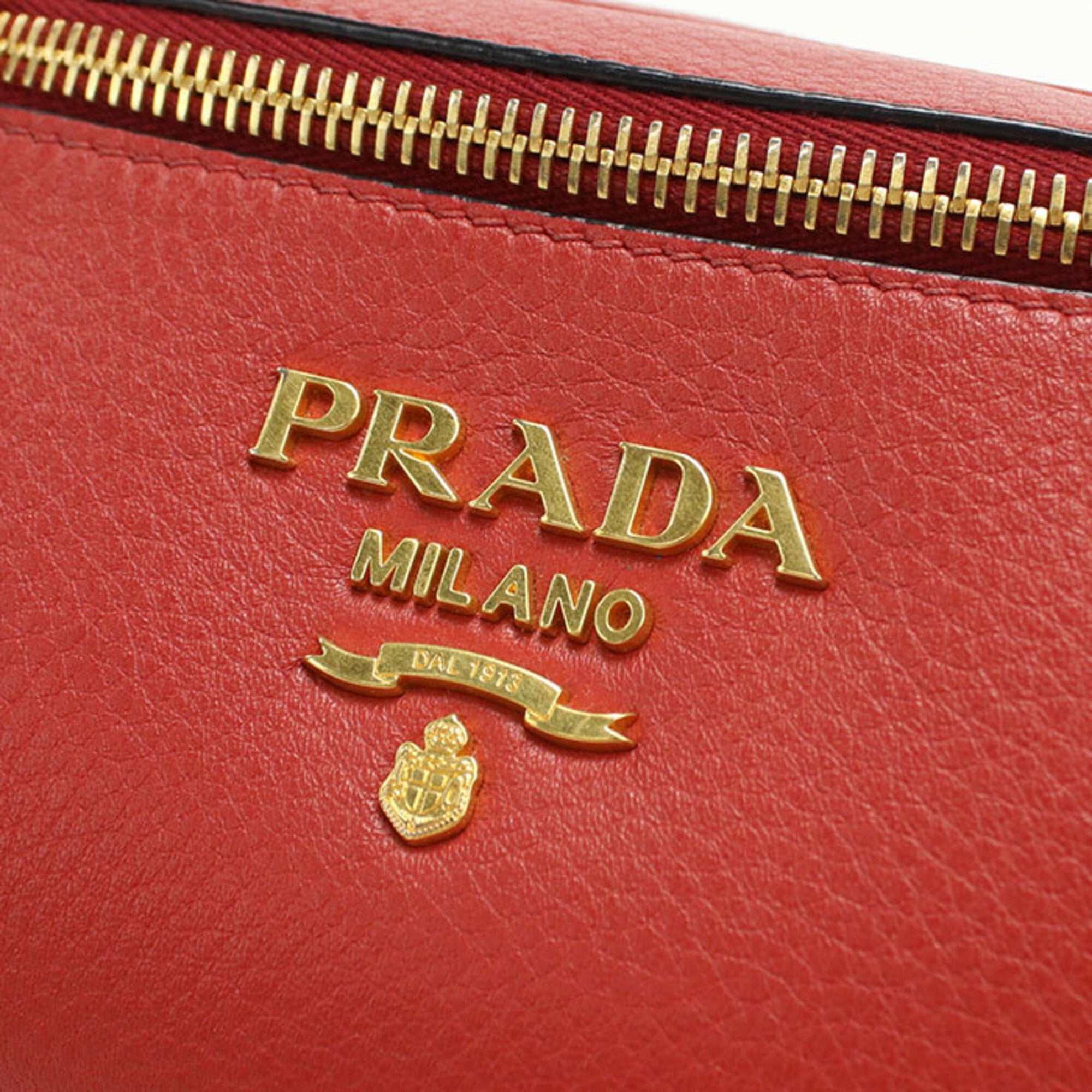 Prada Red Color Leather Shoulder Bag (Pre-Owned)