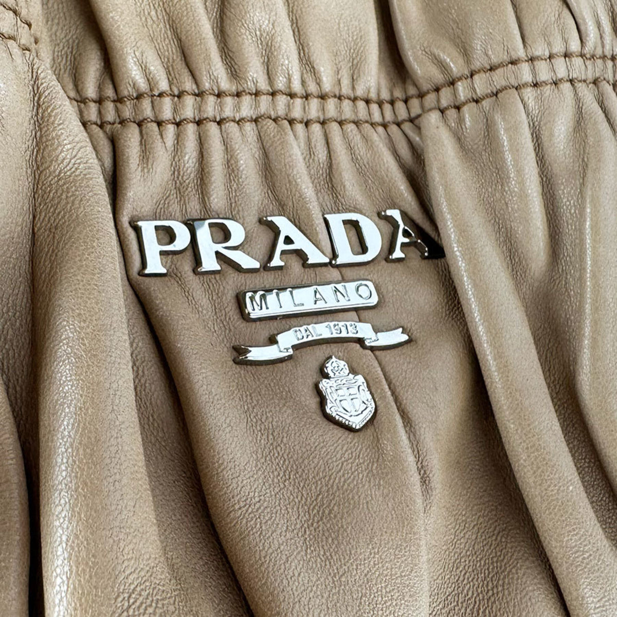 Prada Beige Leather Handbag Shoulder Bag (Pre-Owned)