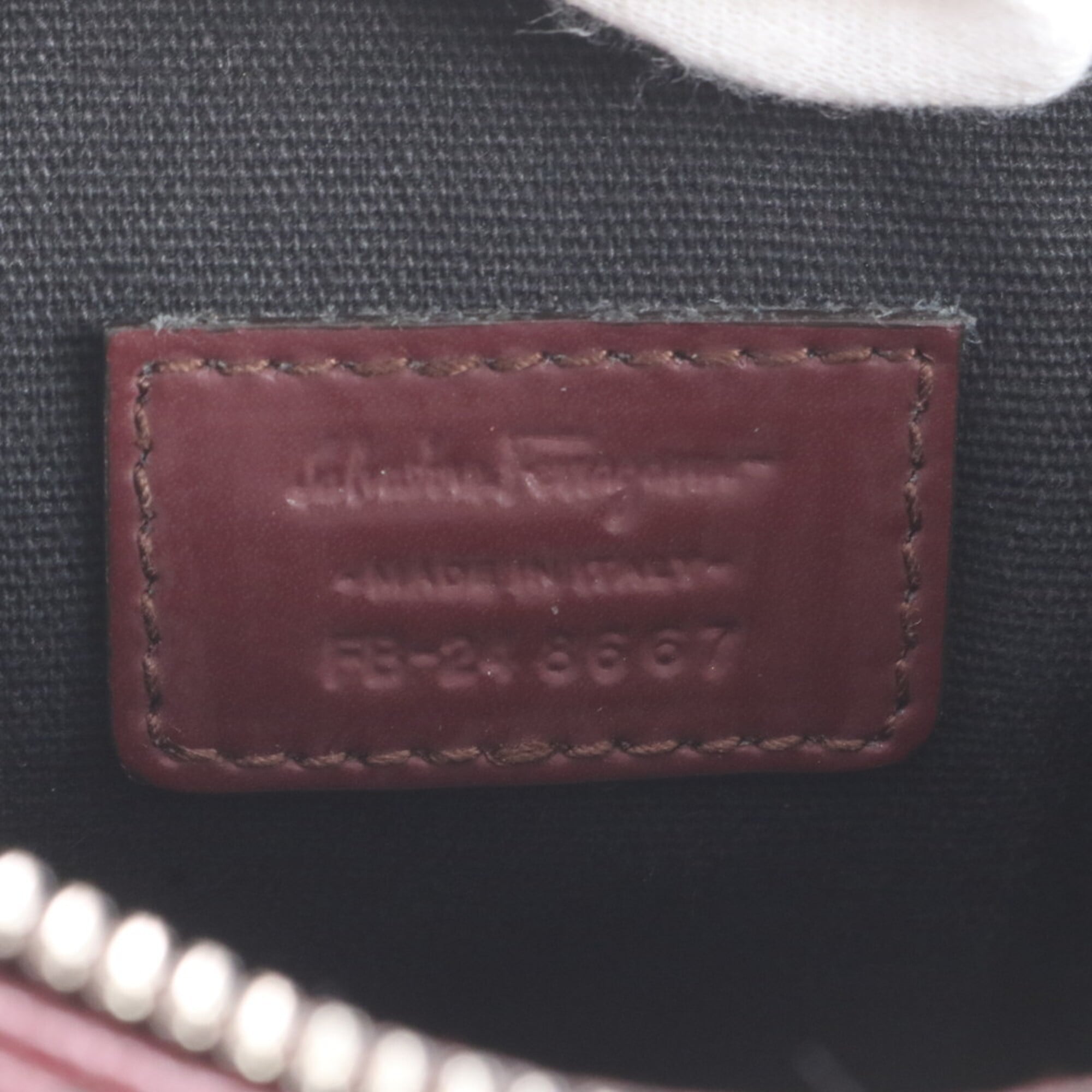 Salvatore Ferragamo Red Color Wine Leather Messenger Bag Shoulder Bag (Pre-Owned)