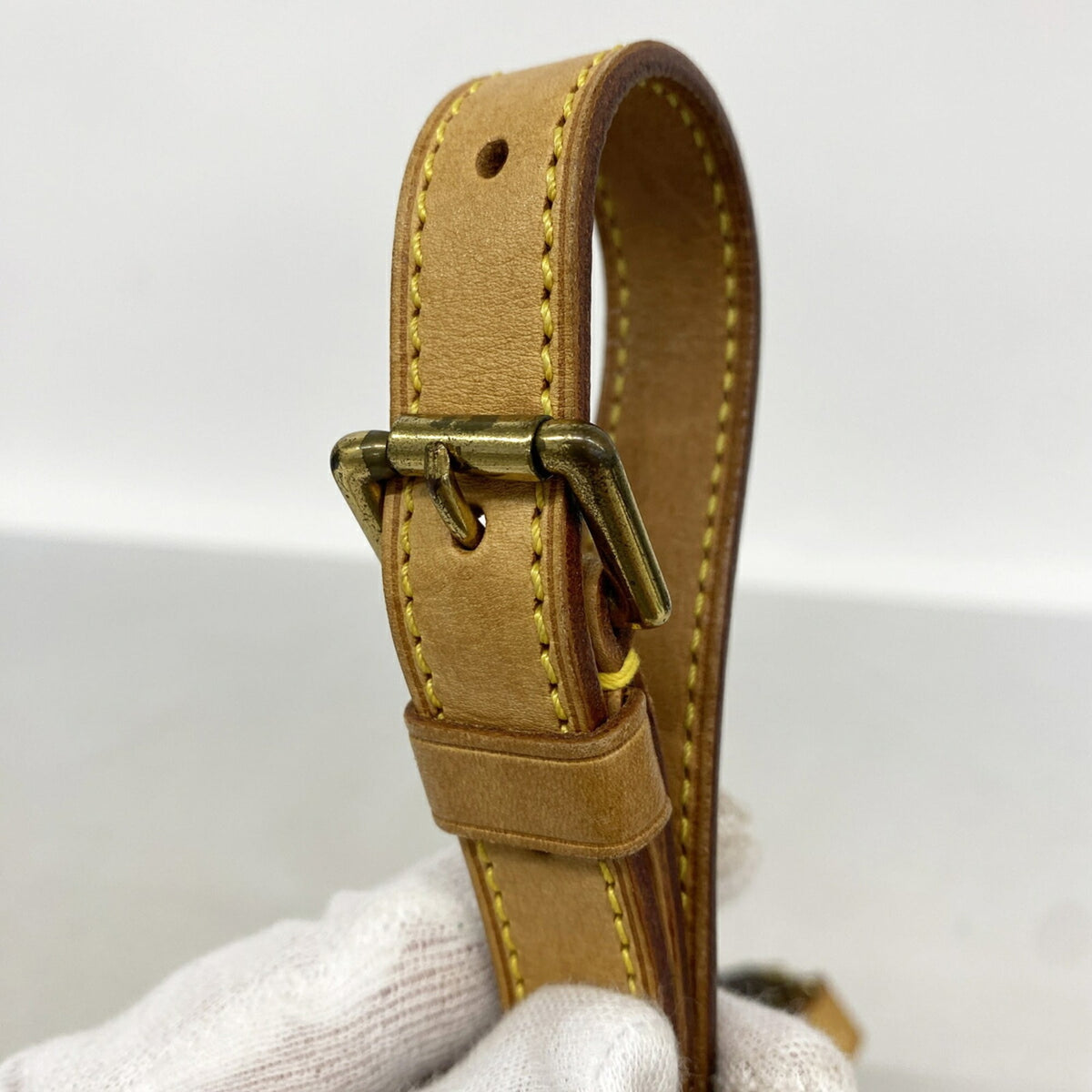 Louis Vuitton Brown Shoulder Bag (Pre-Owned)
