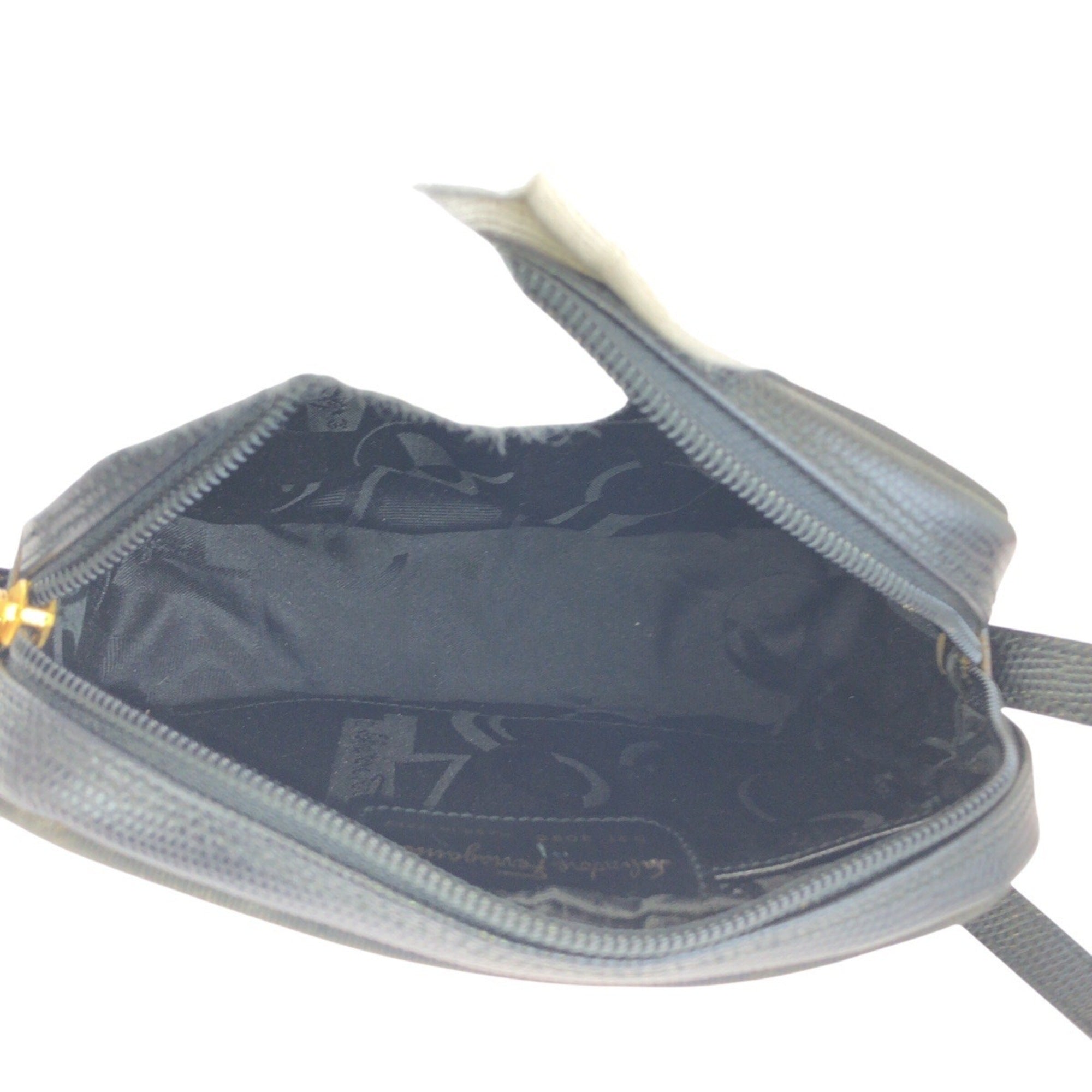 Salvatore Ferragamo Black Leather Pochette Shoulder Bag (Pre-Owned)