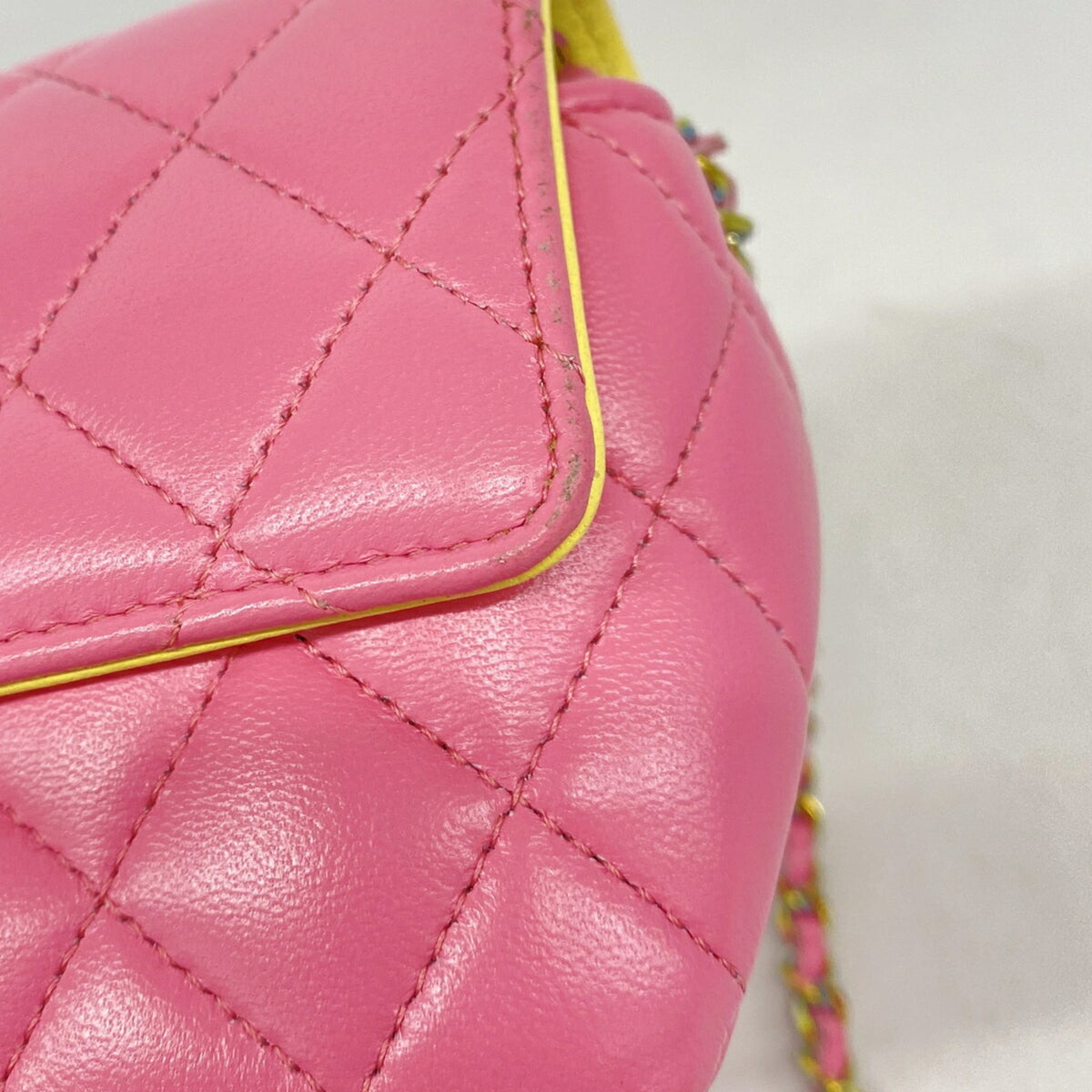 Chanel Pink Leather Shoulder Bag (Pre-Owned)