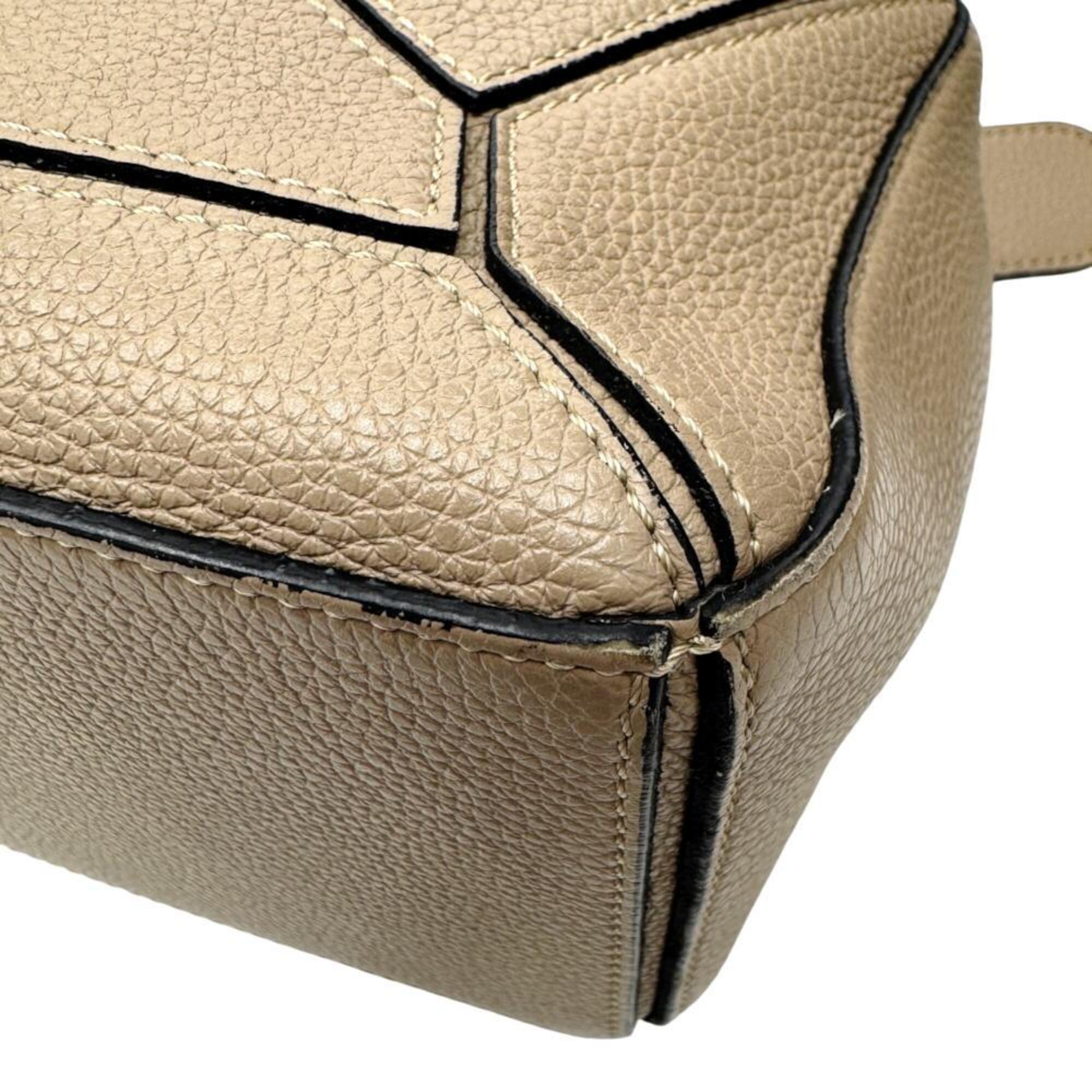 Loewe Grayish Leather Shoulder Bag (Pre-Owned)