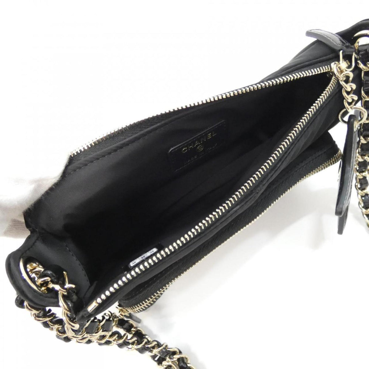 Chanel Black Handbag Shoulder Bag (Pre-Owned)