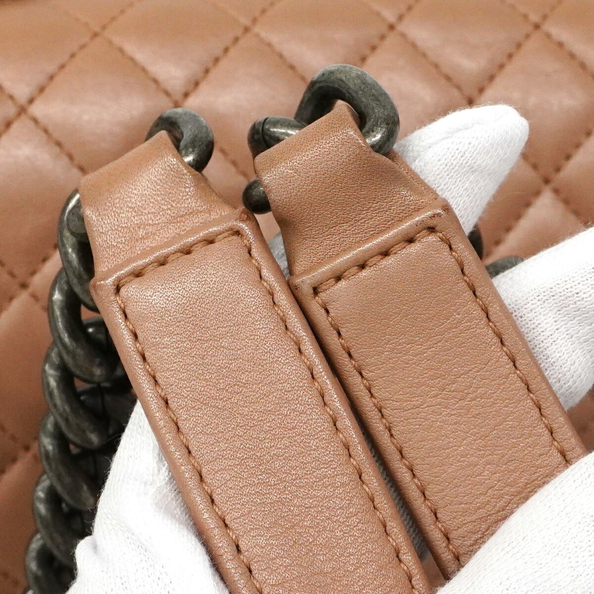 Chanel Pink Leather Shoulder Bag (Pre-Owned)
