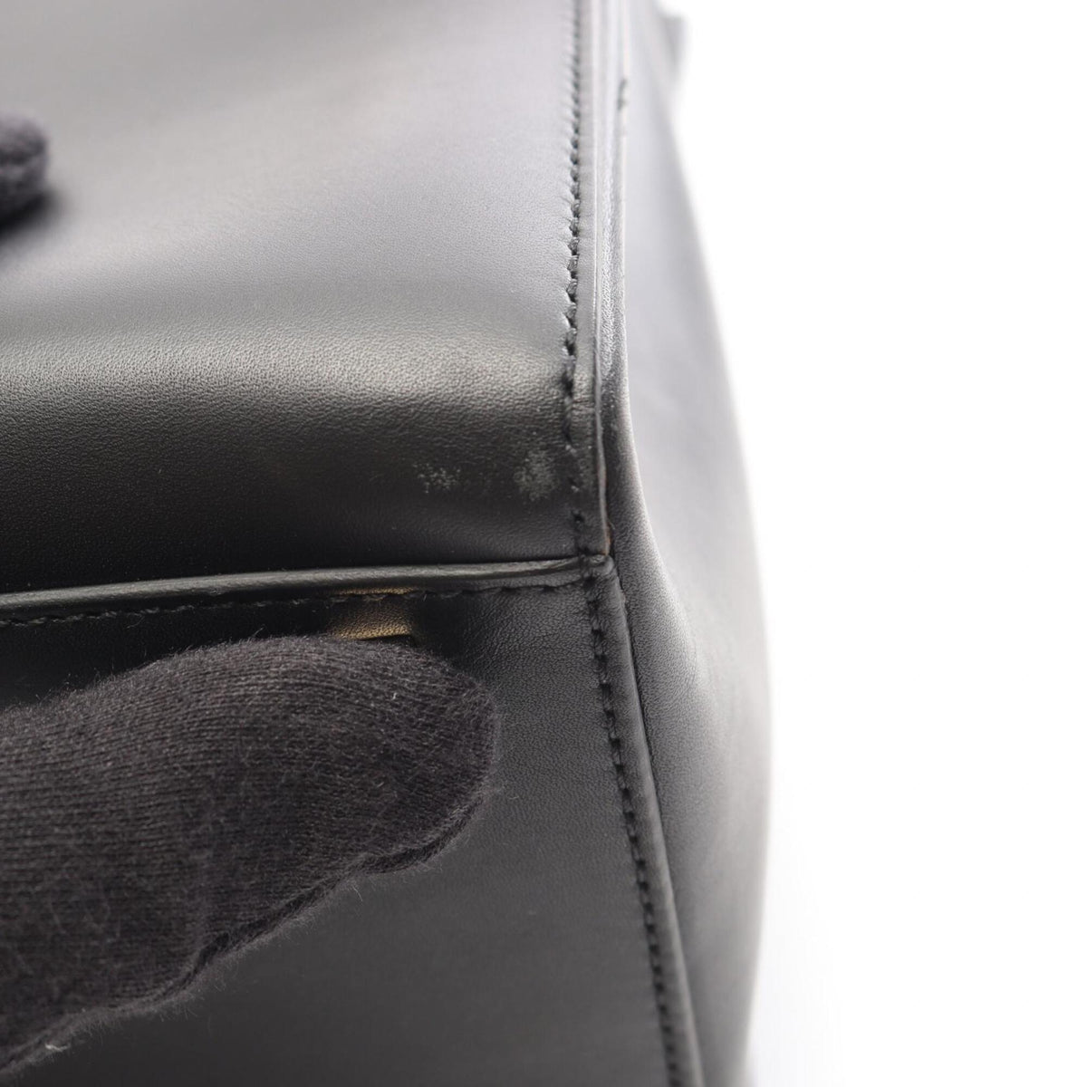 Salvatore Ferragamo Black Leather Handbag (Pre-Owned)