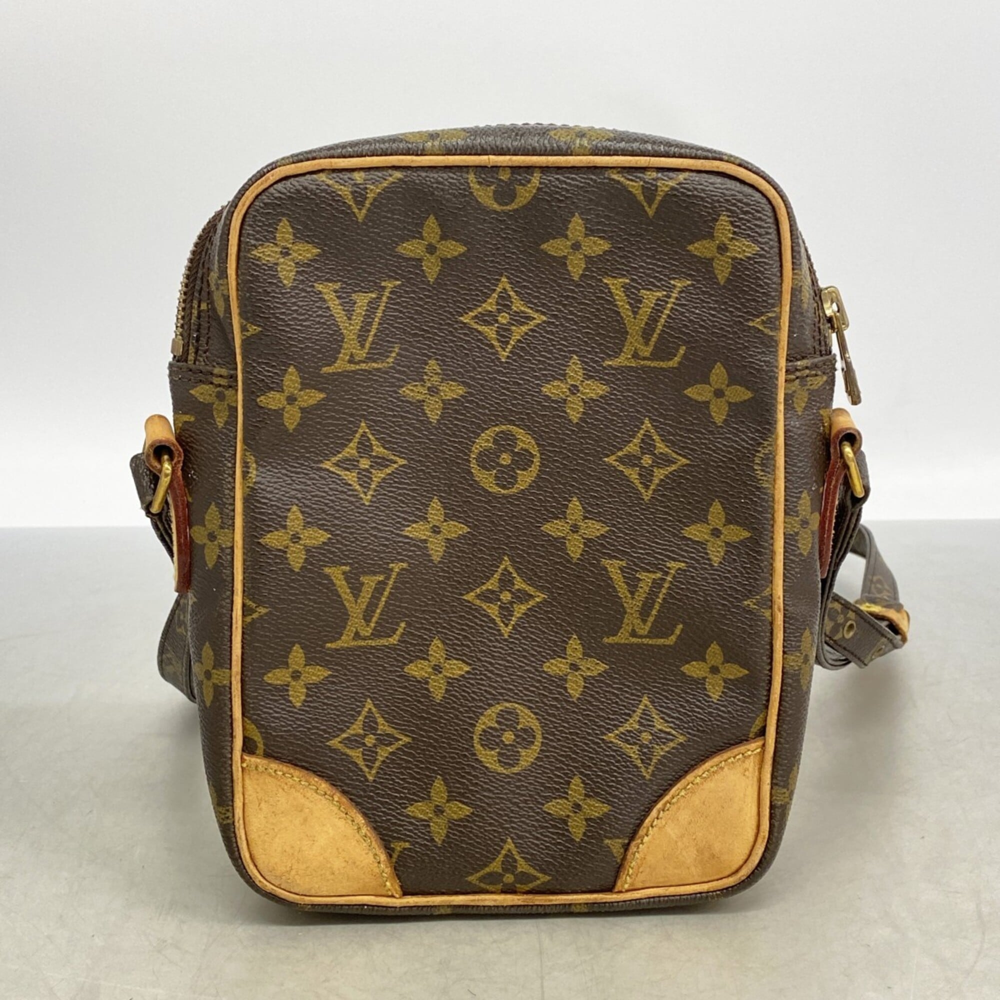 Louis Vuitton Brown Shoulder Bag (Pre-Owned)