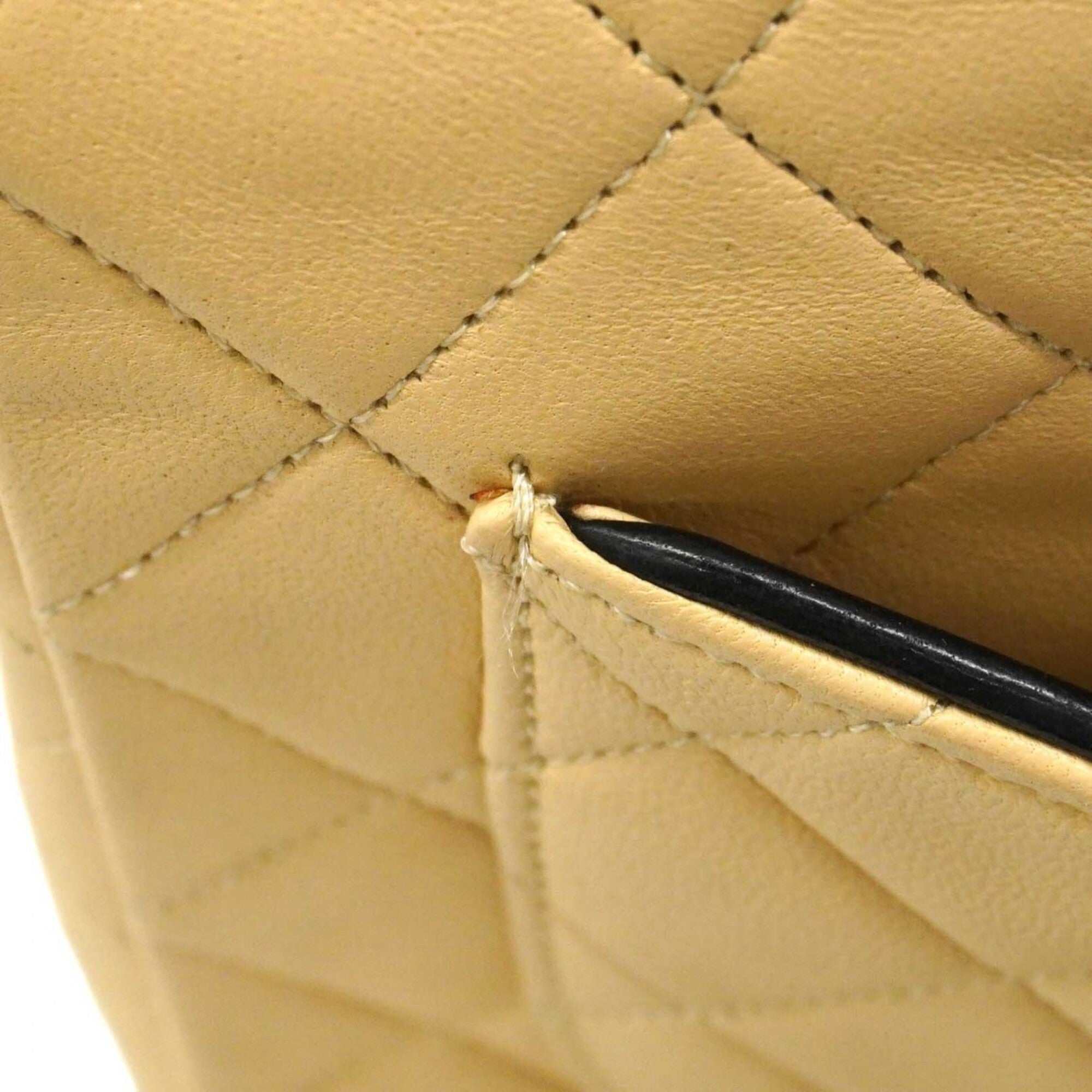 Chanel Beige Black Leather Shoulder Bag (Pre-Owned)