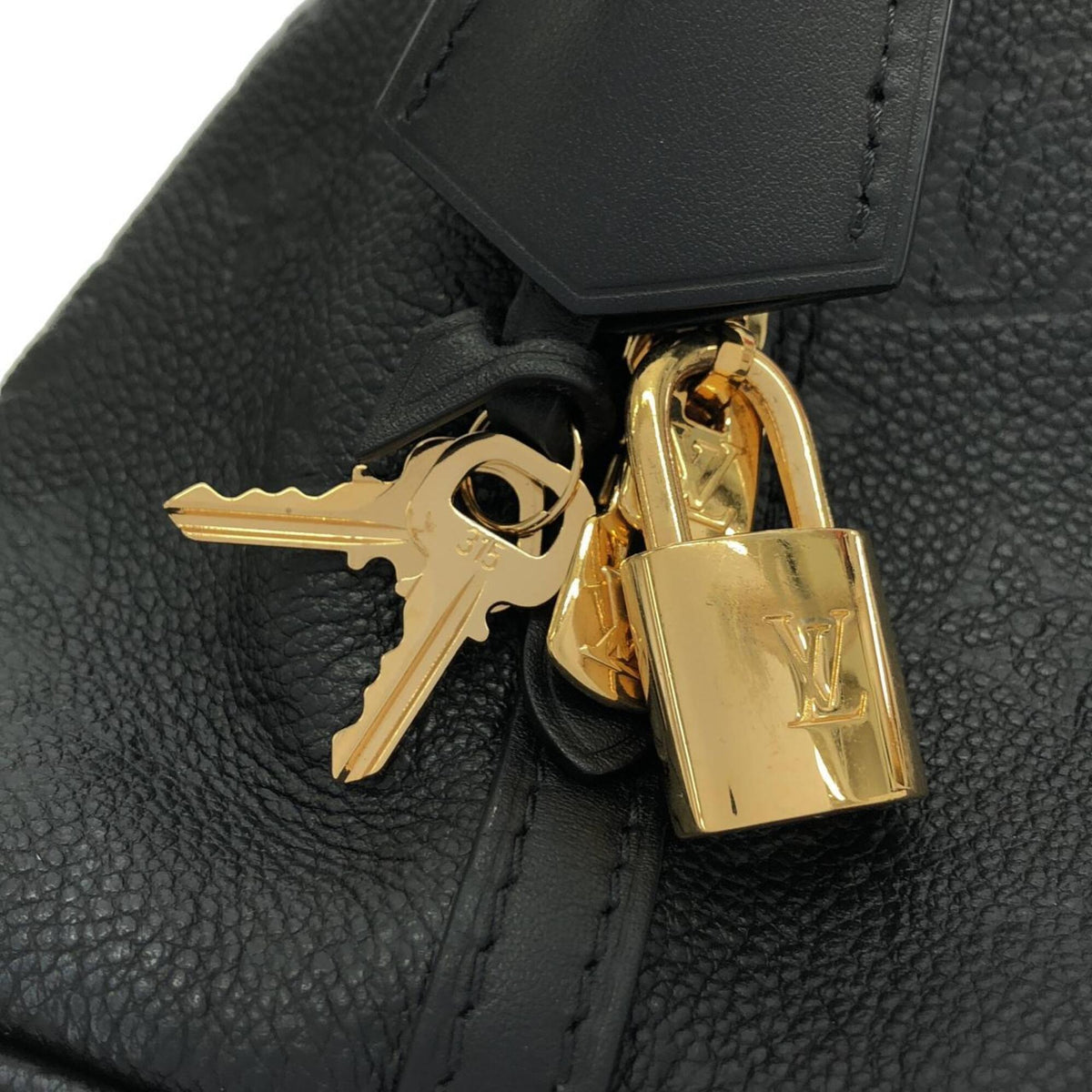 Louis Vuitton Black Leather Handbag (Pre-Owned)