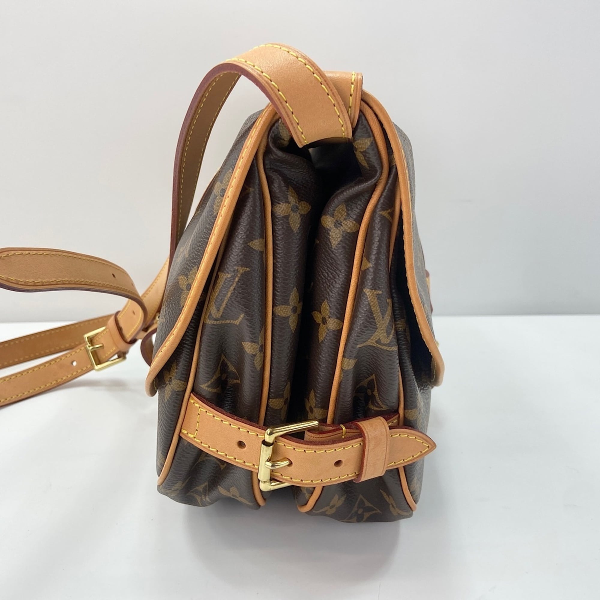 Louis Vuitton Brown Monogram Monogram Shoulder Bag (Pre-Owned)