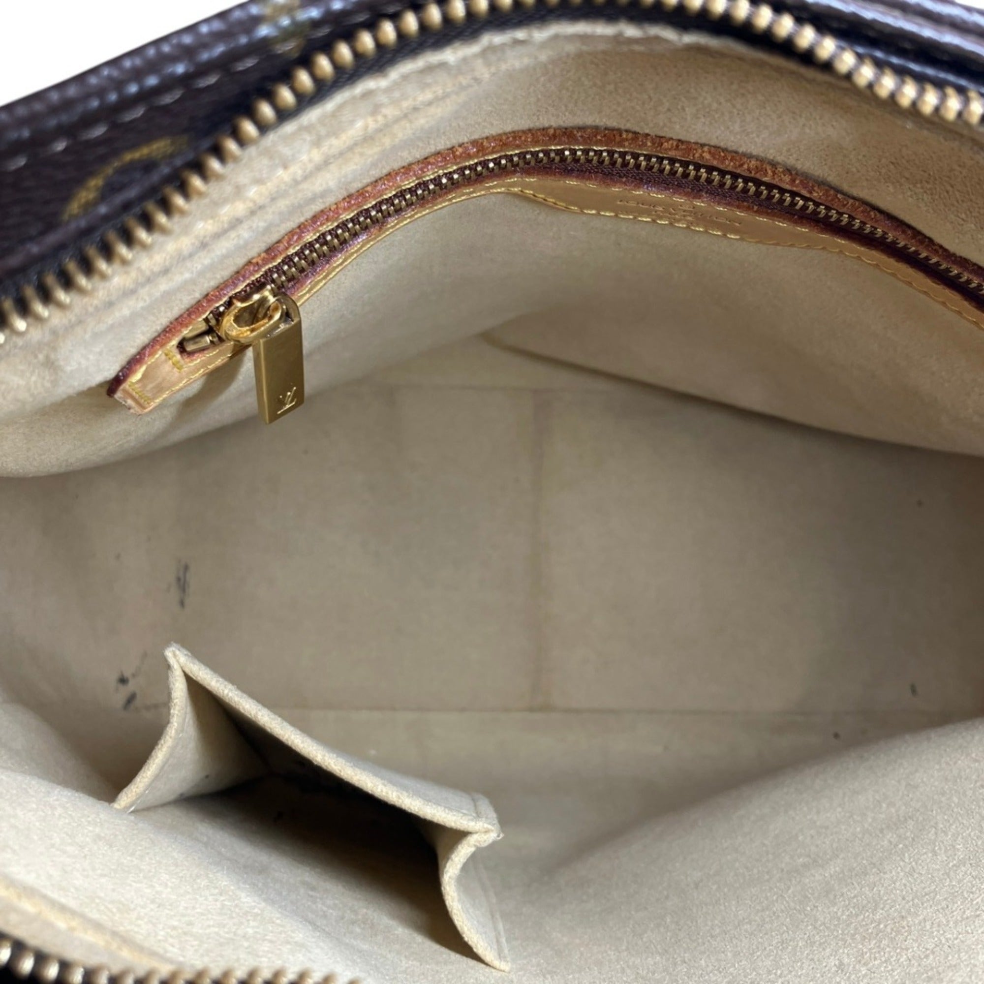 Louis Vuitton Brown Monogram Shoulder Bag (Pre-Owned)