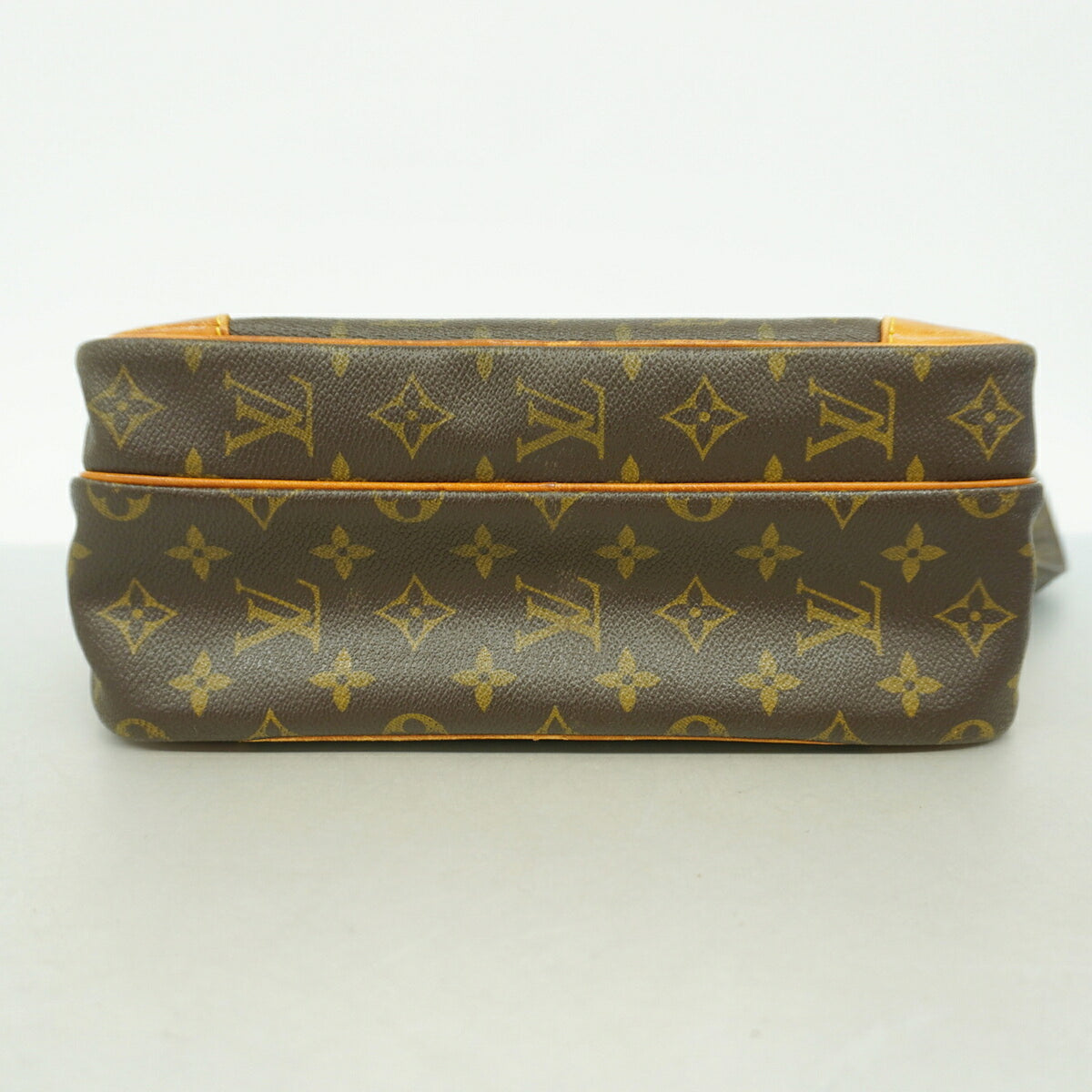 Louis Vuitton Brown Shoulder Bag (Pre-Owned)