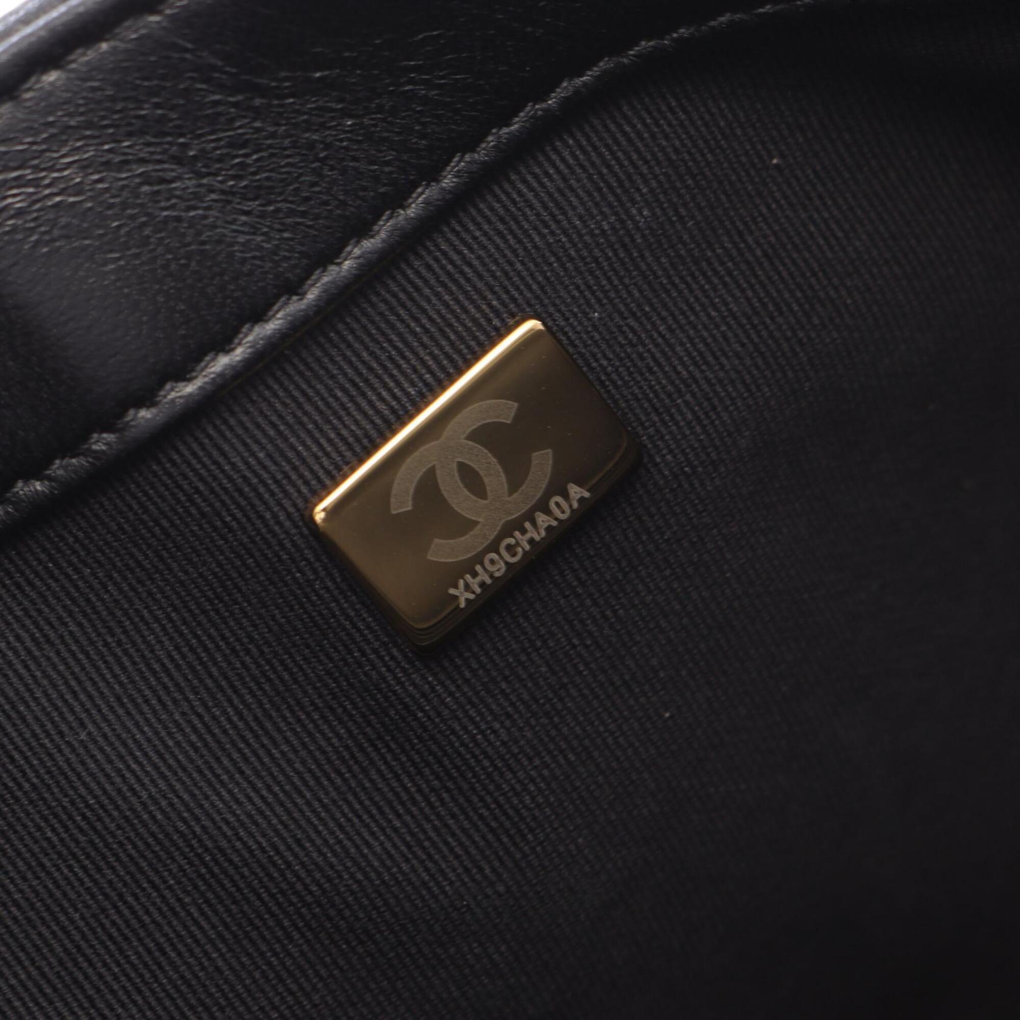 Chanel Black Leather Handbag Shoulder Bag (Pre-Owned)