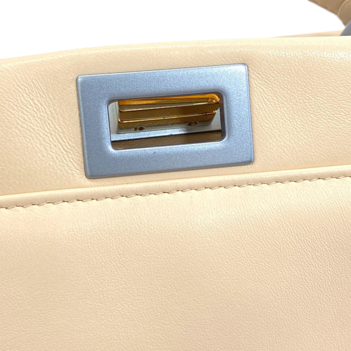 Fendi White Leather Handbag (Pre-Owned)