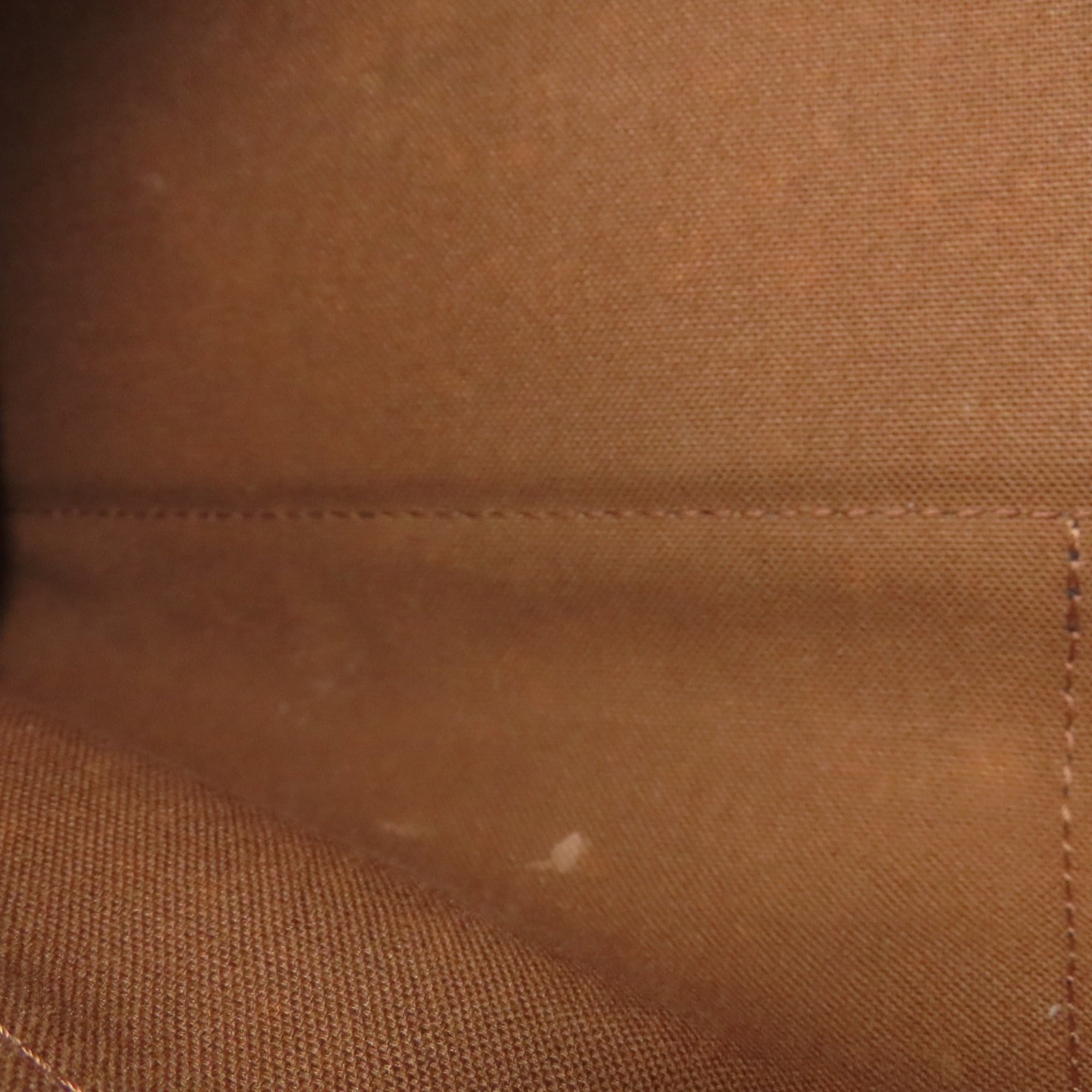Louis Vuitton Brown Monogram Monogram Shoulder Bag (Pre-Owned)