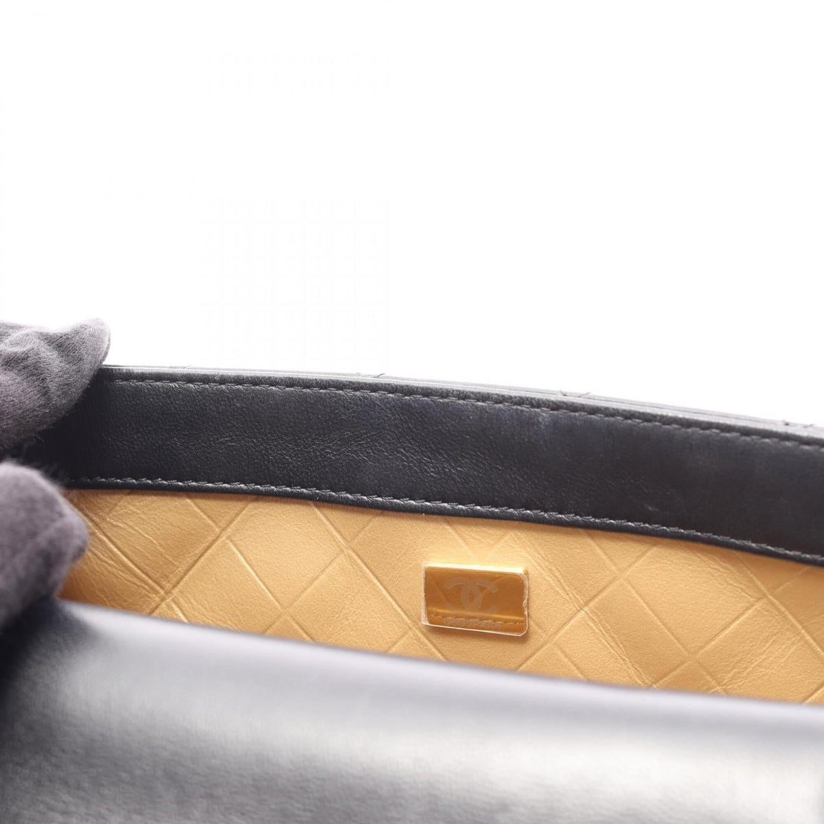 Chanel Matelasse Black Leather Handbag Shoulder Bag (Pre-Owned)