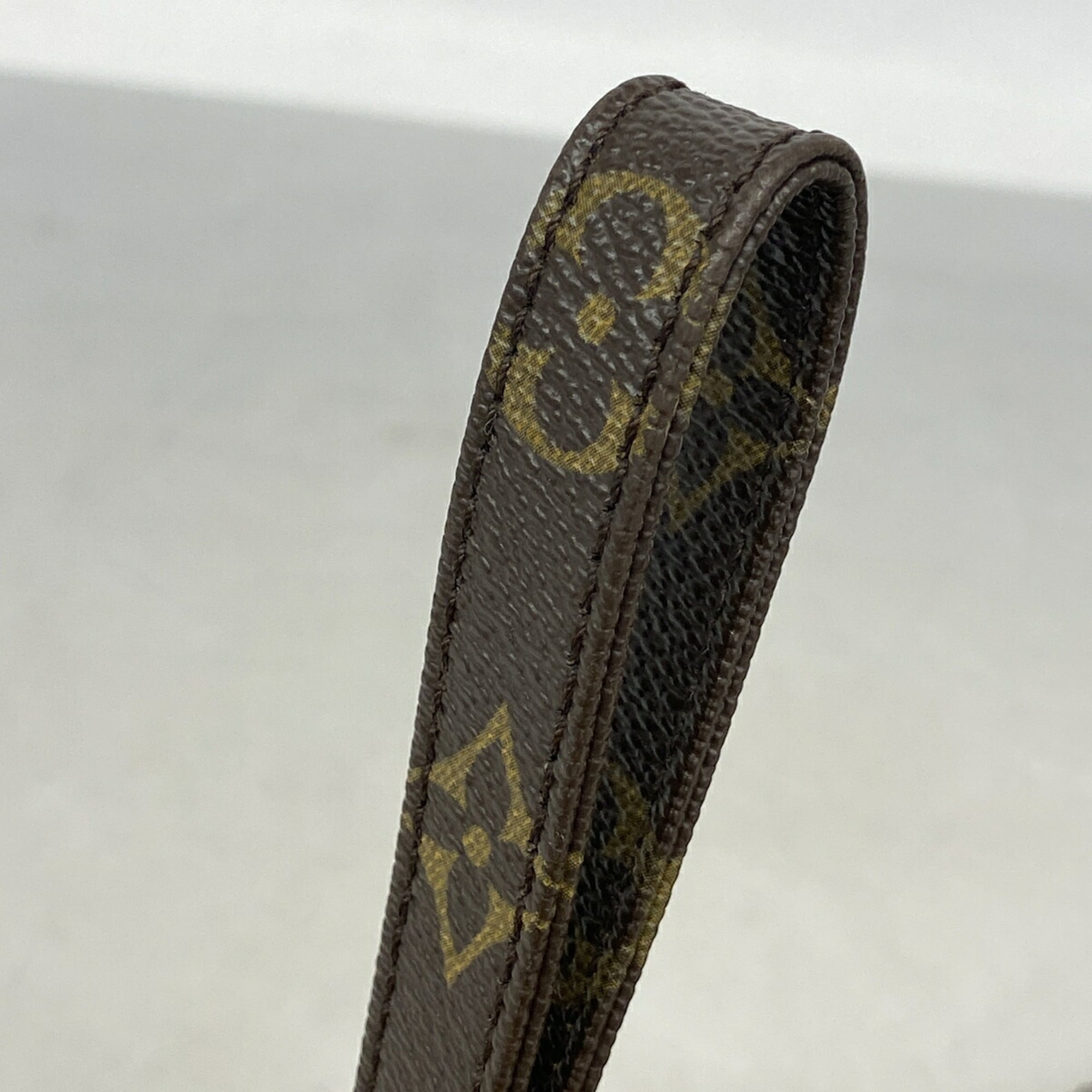 Louis Vuitton Brown Clutch Bag (Pre-Owned)