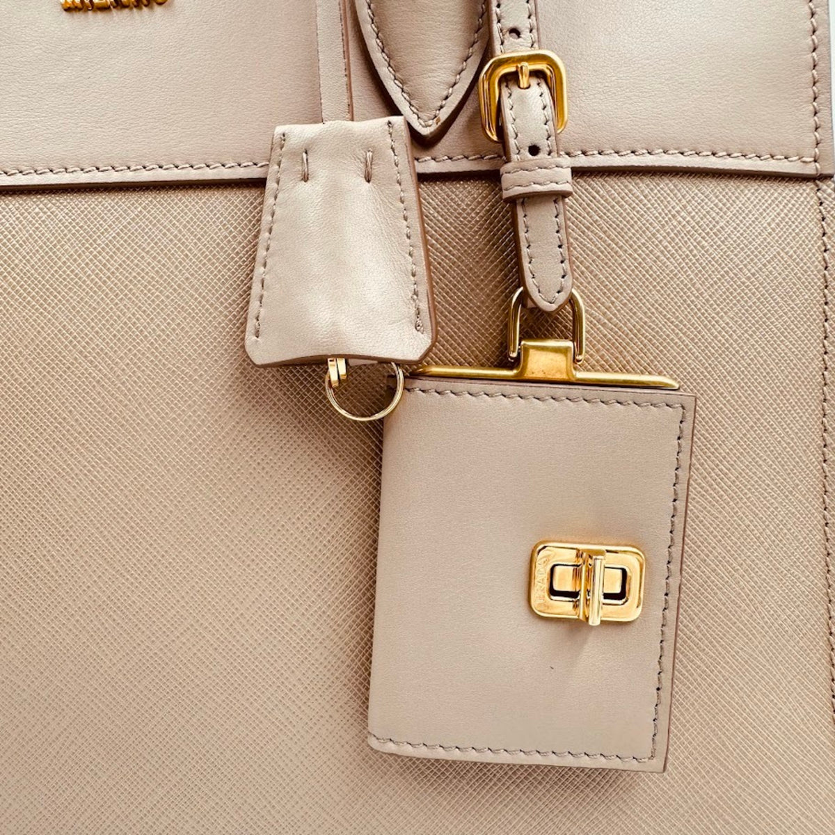 Prada Saffiano Leather Handbag (Pre-Owned)